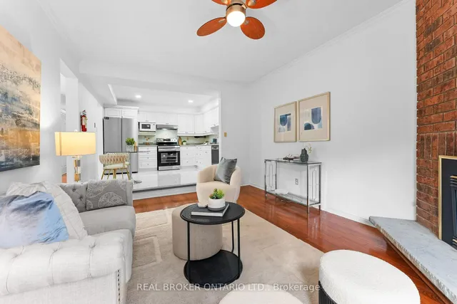 1 Baronial Crt, Toronto 5