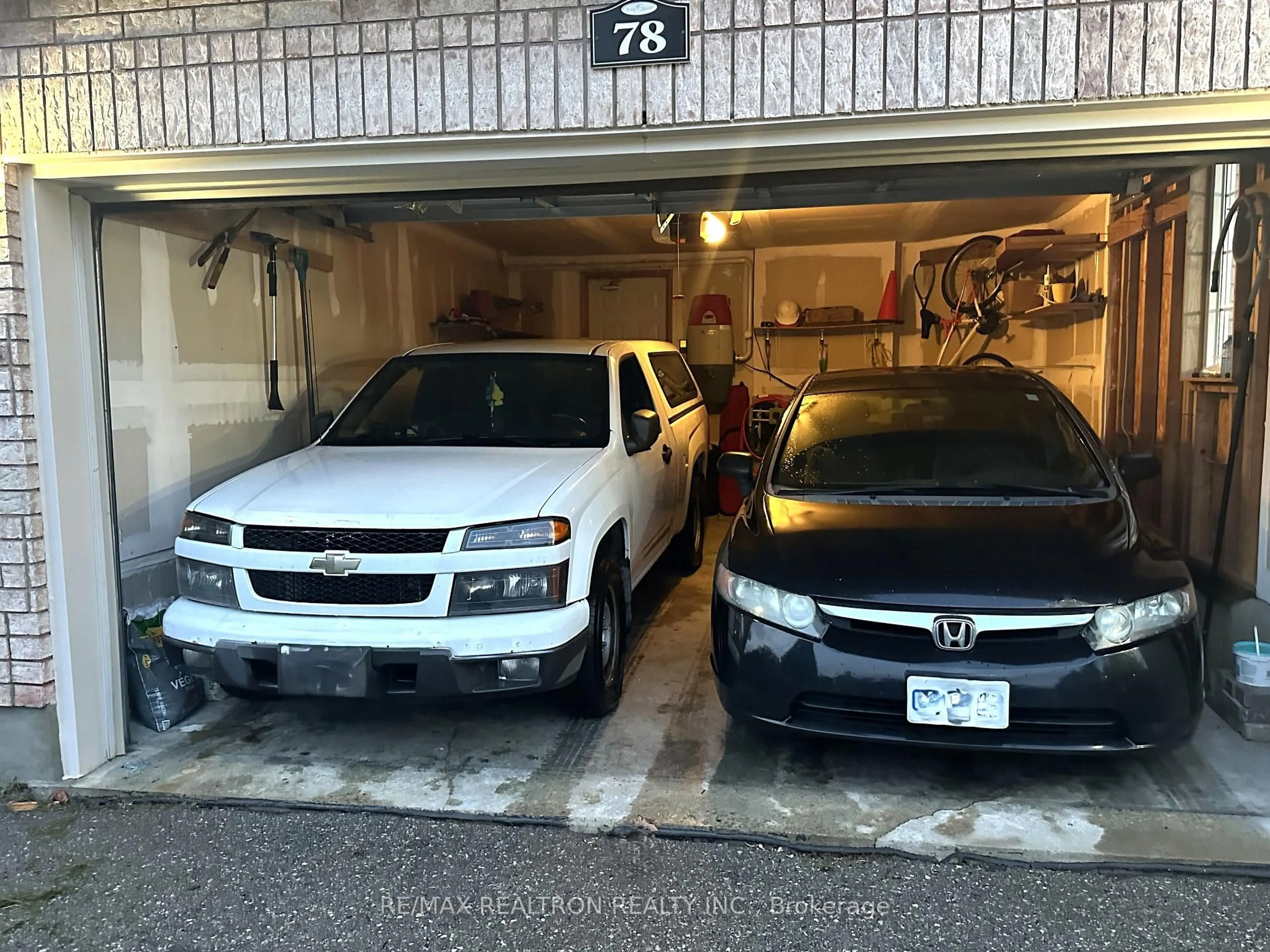 Parking for 78 Hutton Pl, Clarington Ontario L1C 5K1
