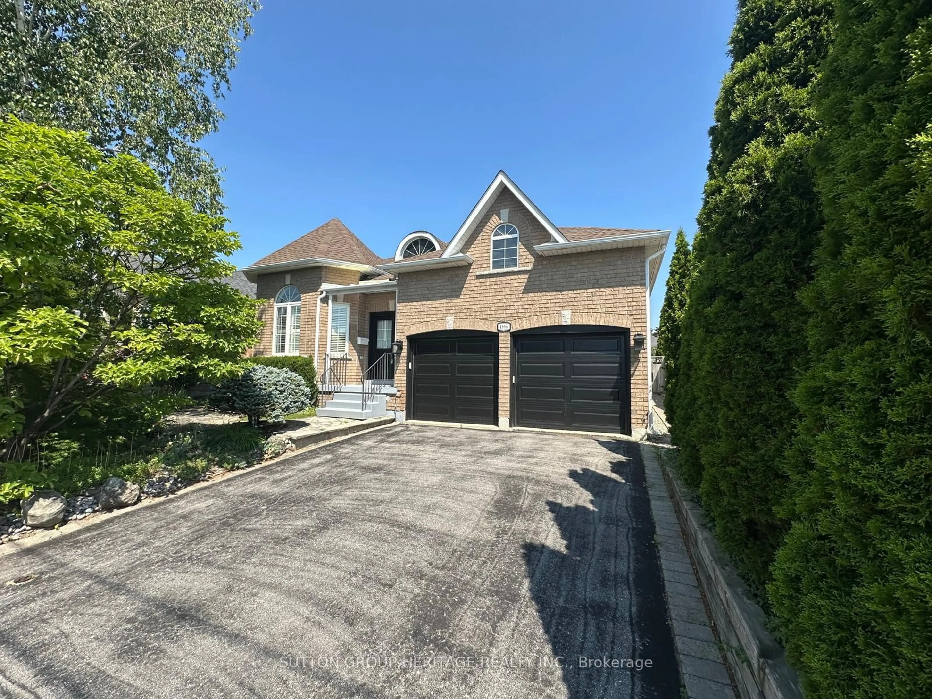 Unknown for 1886 Pine Grove Ave, Pickering Ontario L1V 7C6