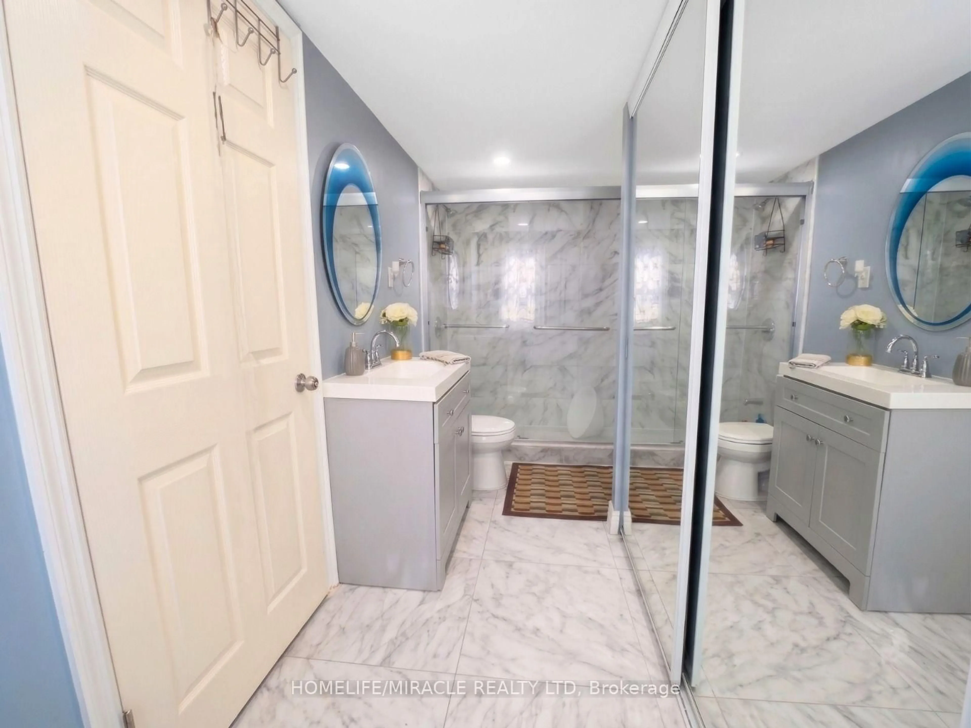 Contemporary bathroom, ceramic/tile floor for 113 Pontiac Ave, Oshawa Ontario L1G 3M1