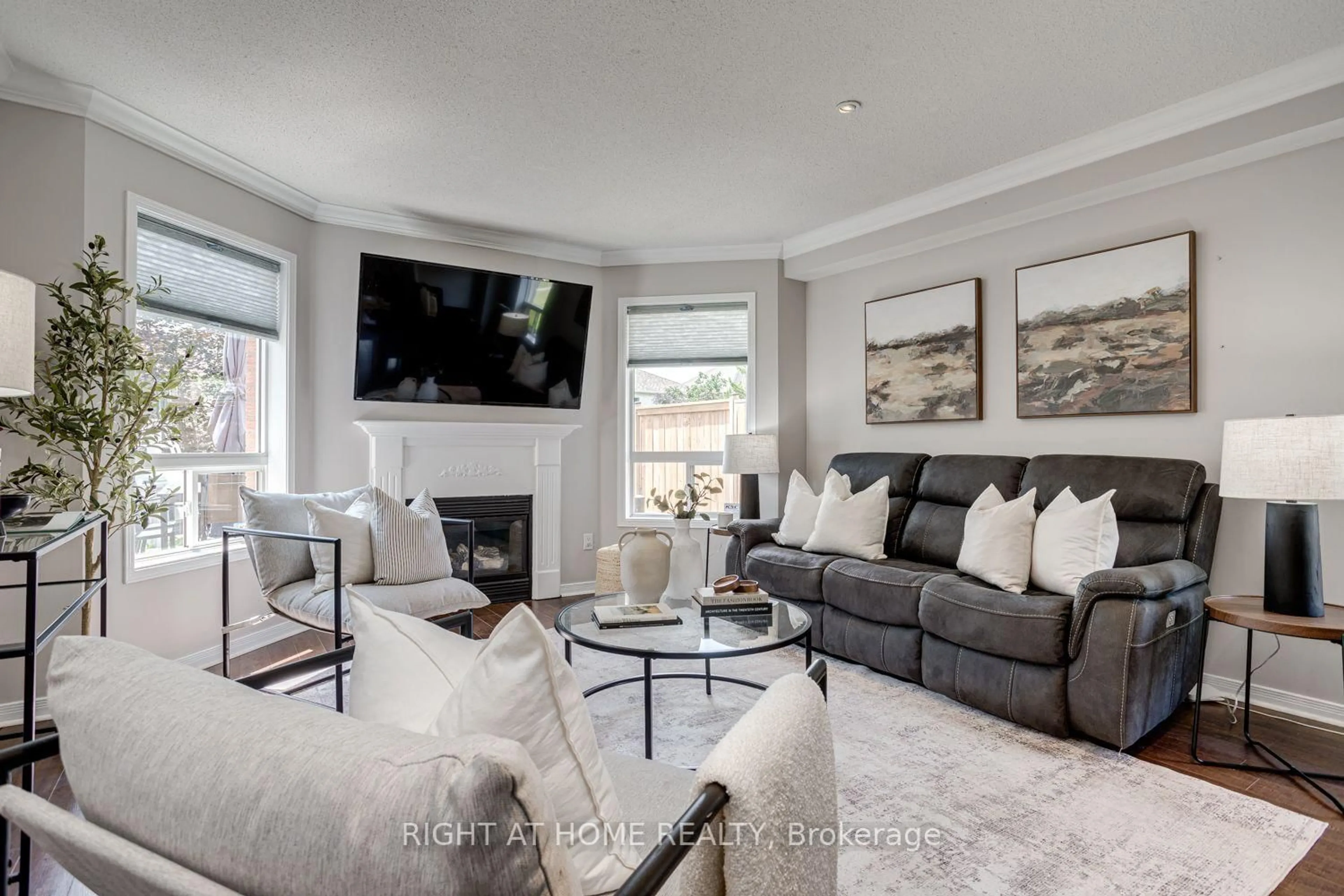 Living room with furniture, unknown for 104 Calwell Dr, Scugog Ontario L9L 1T7