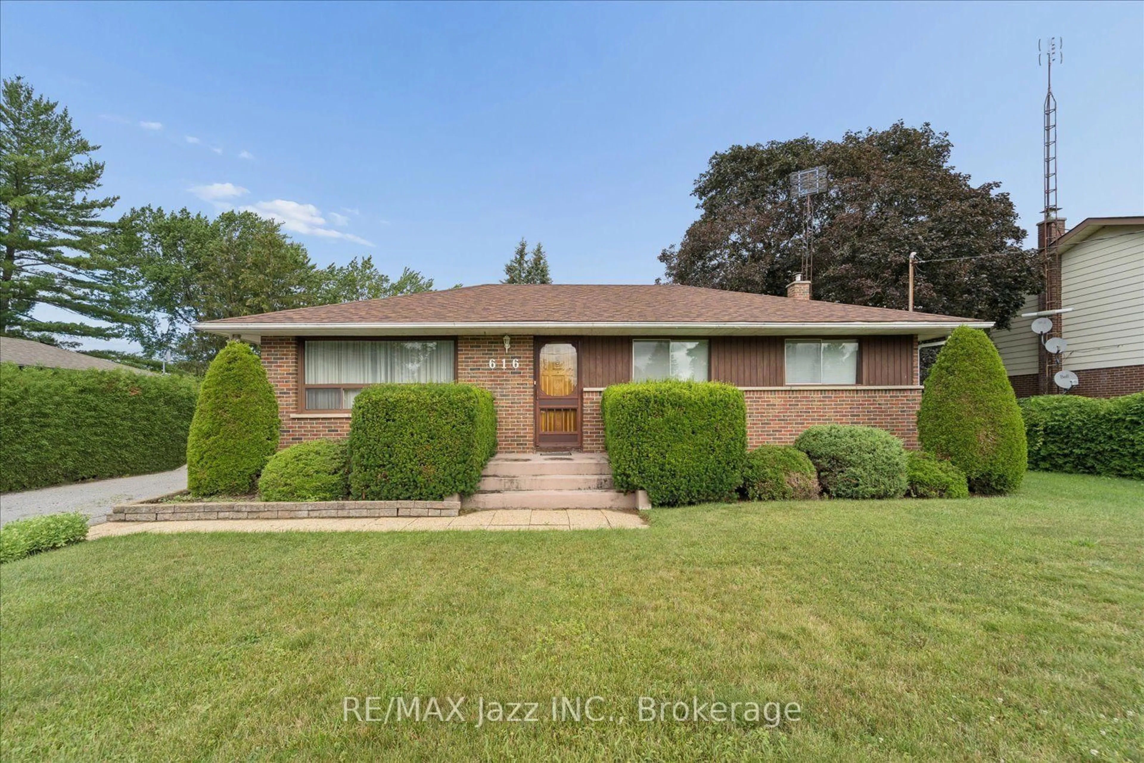 Home with brick exterior material, street for 616 Bickle Dr, Oshawa Ontario L1L 1B1