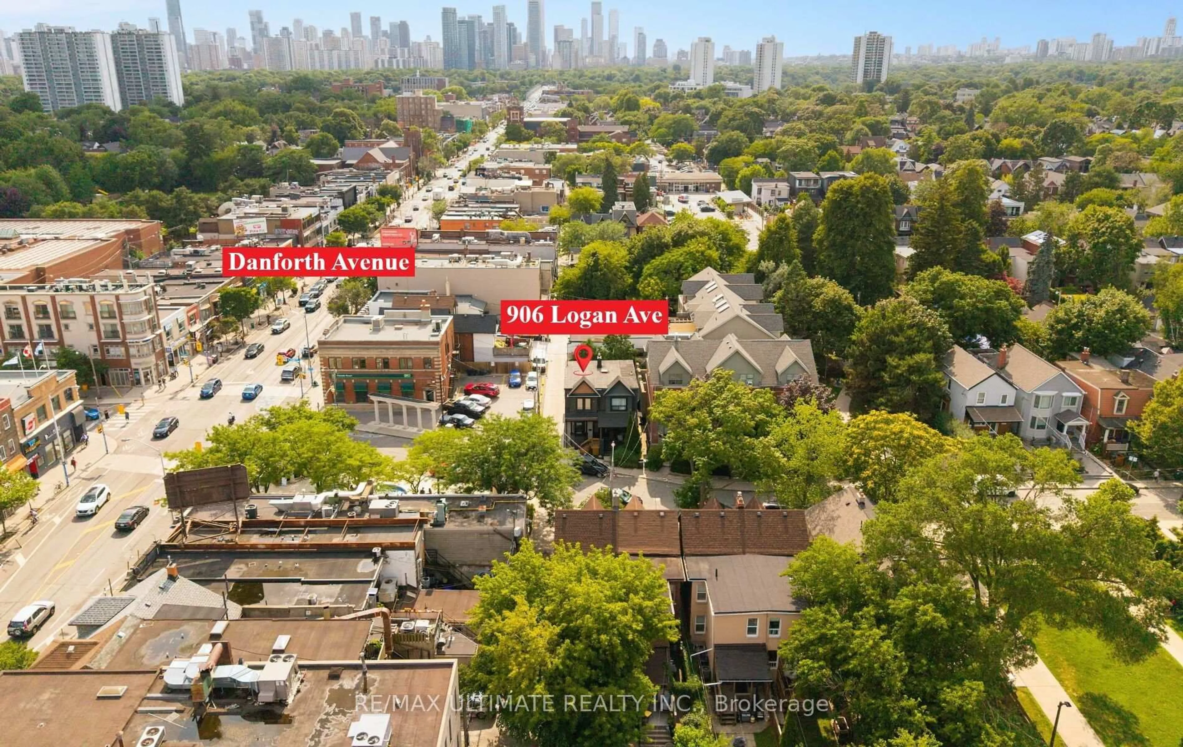 A pic from outside/outdoor area/front of a property/back of a property/a pic from drone, city buildings view from balcony for 906 Logan Ave, Toronto Ontario M4K 3E4