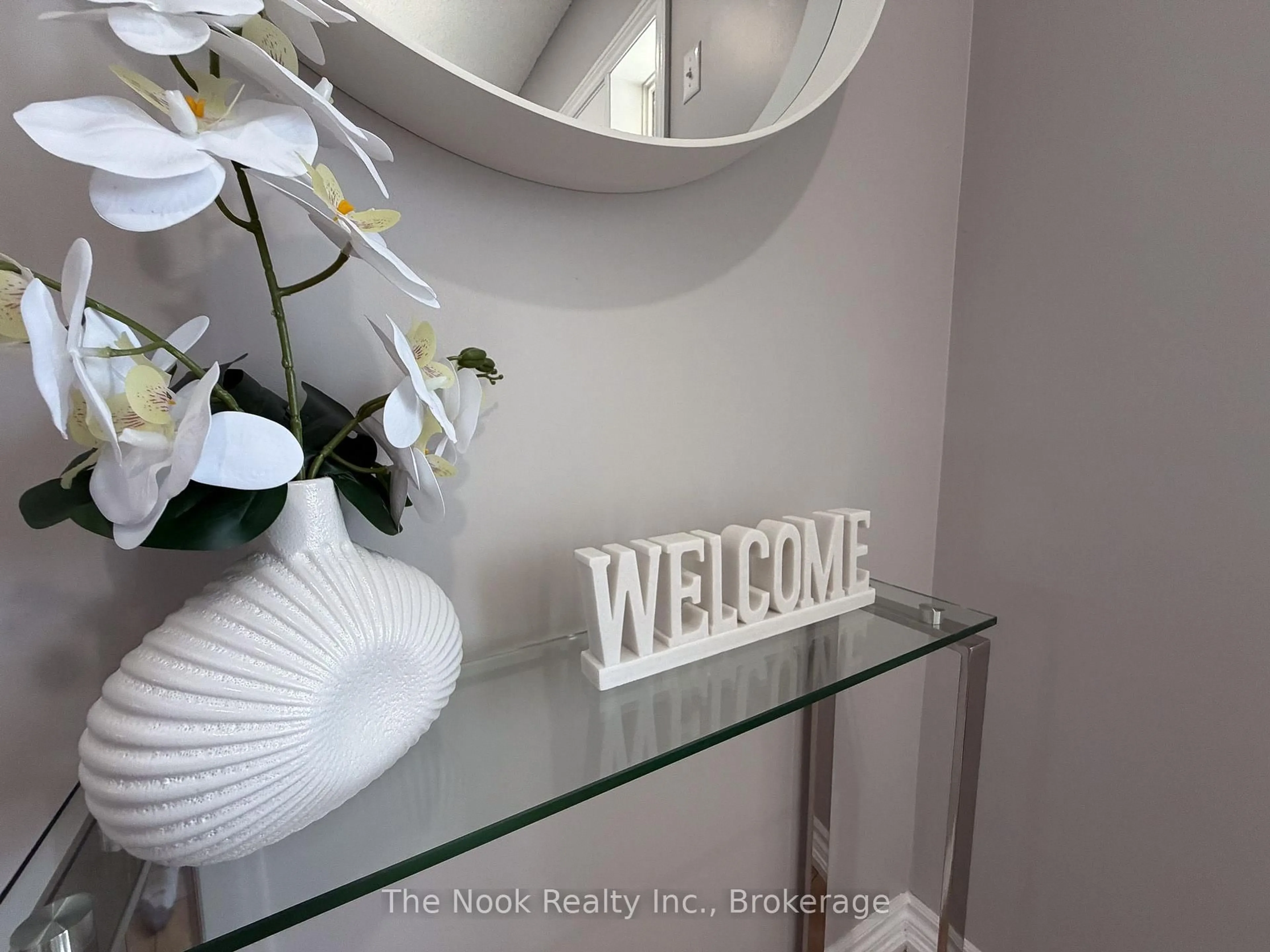 Indoor entryway for 10 Broome Ave, Clarington Ontario L1E 0B1