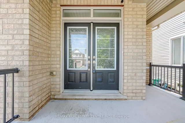 570 Windfields Farm Dr, Oshawa 3