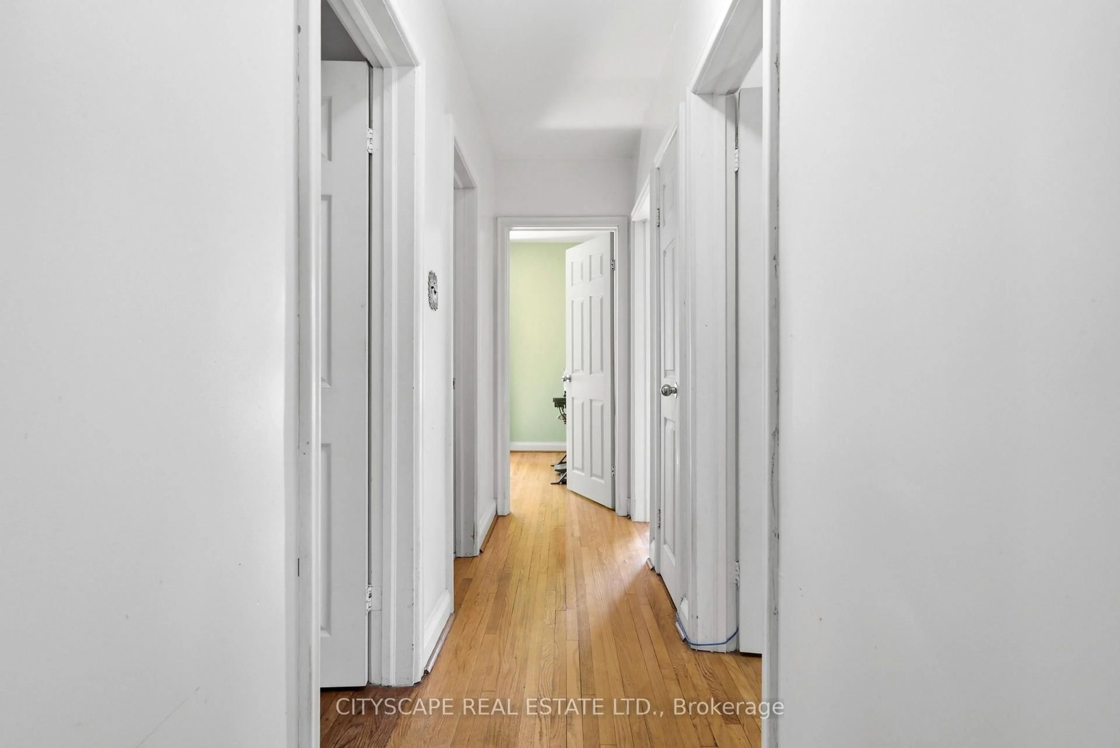 Indoor foyer for 38 Marta Ave, Toronto Ontario M1K 1V7