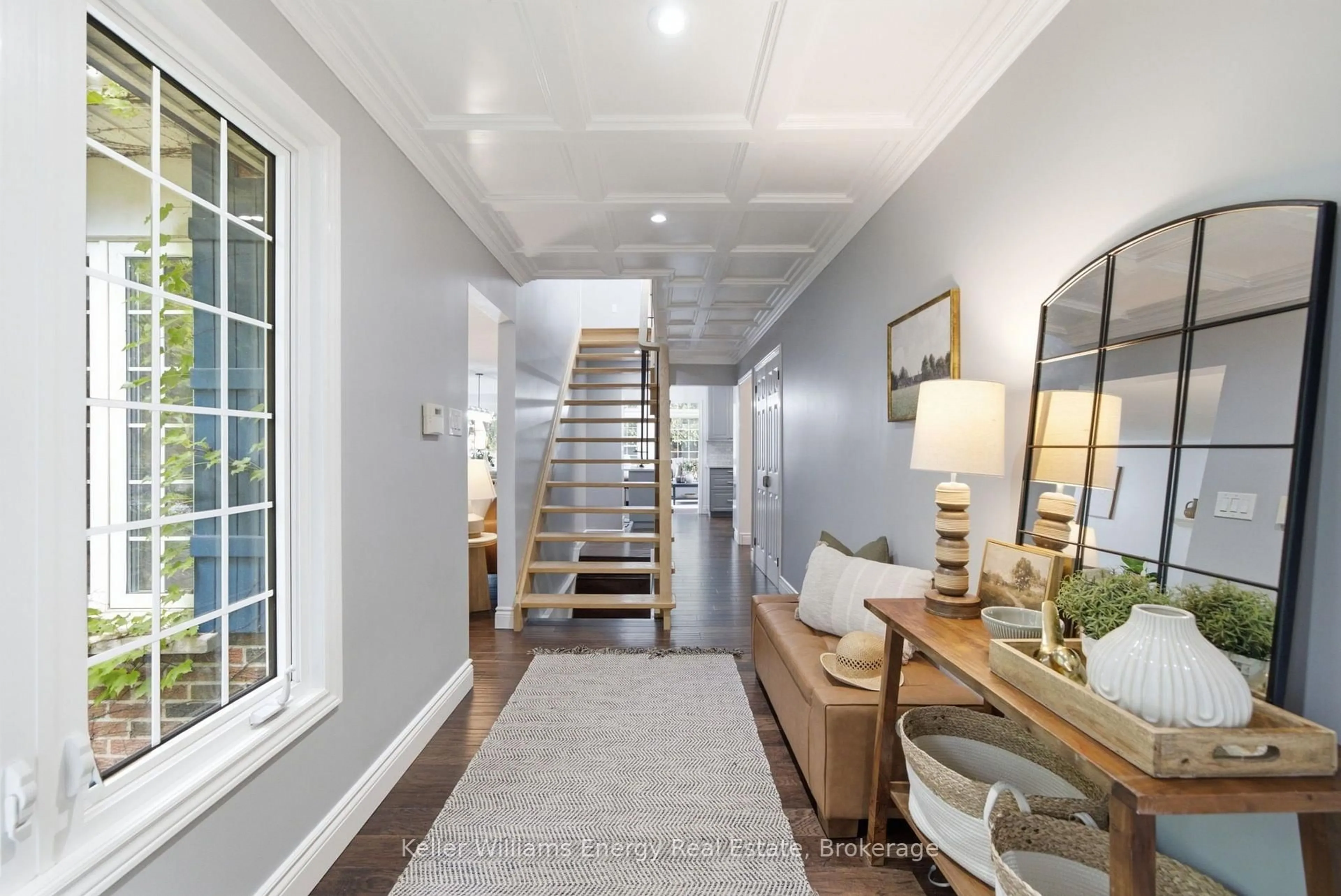 Indoor entryway for 145 Michael Blvd, Whitby Ontario L1N 5W3