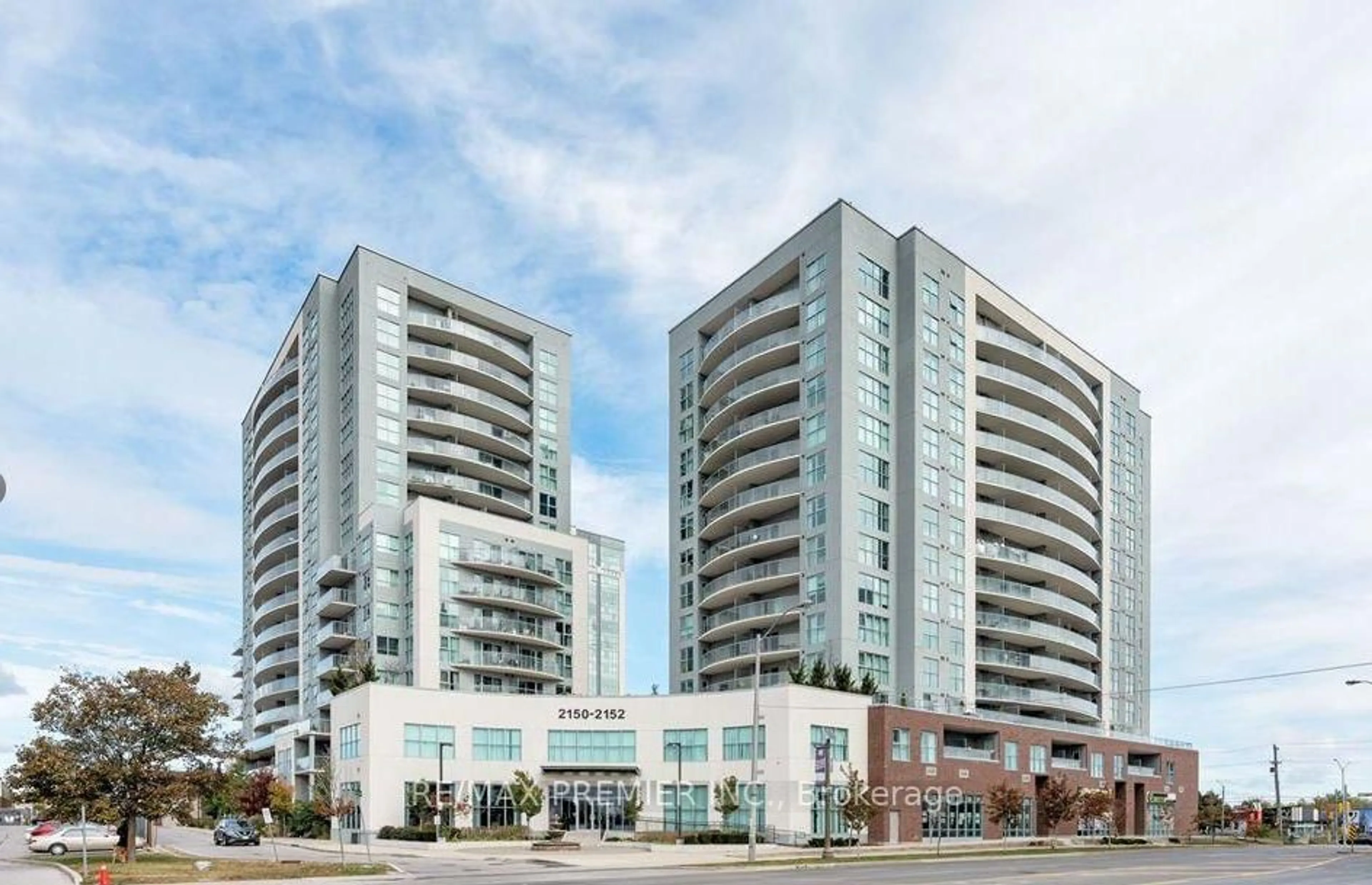 Indoor foyer for 2150 Lawrence Ave #PH12, Toronto Ontario M1R 3A7