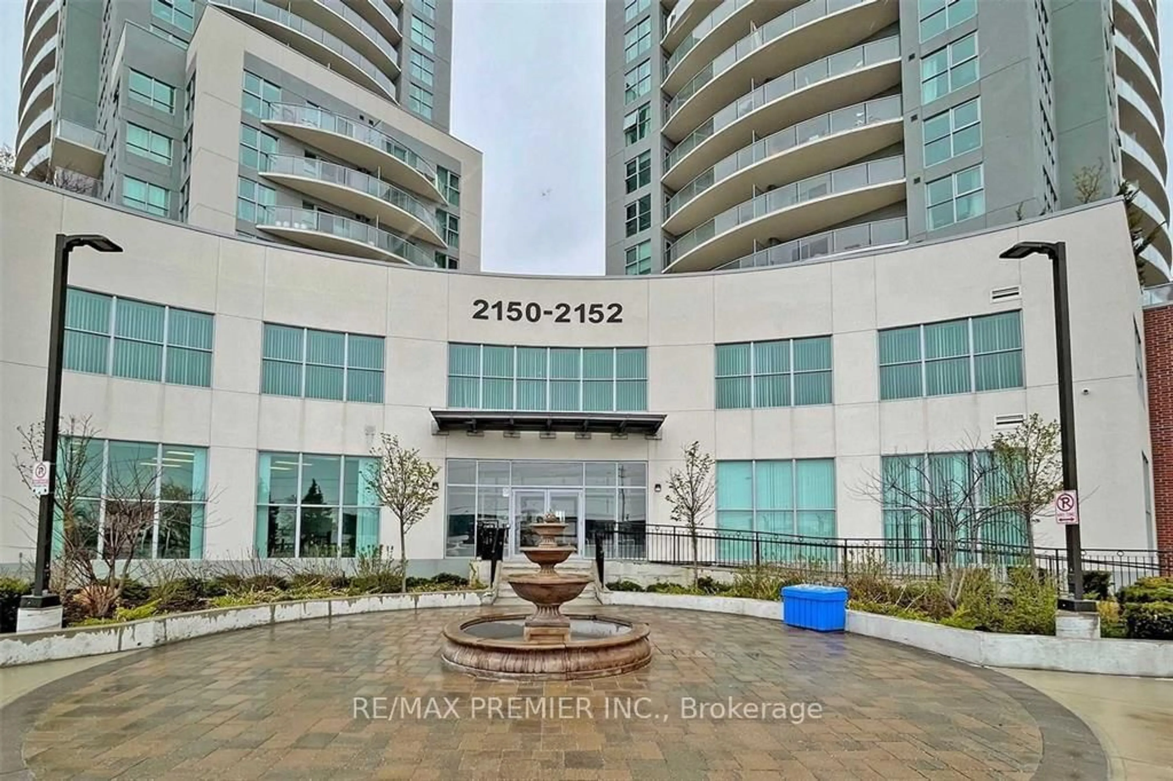 Indoor foyer for 2150 Lawrence Ave #PH12, Toronto Ontario M1R 3A7