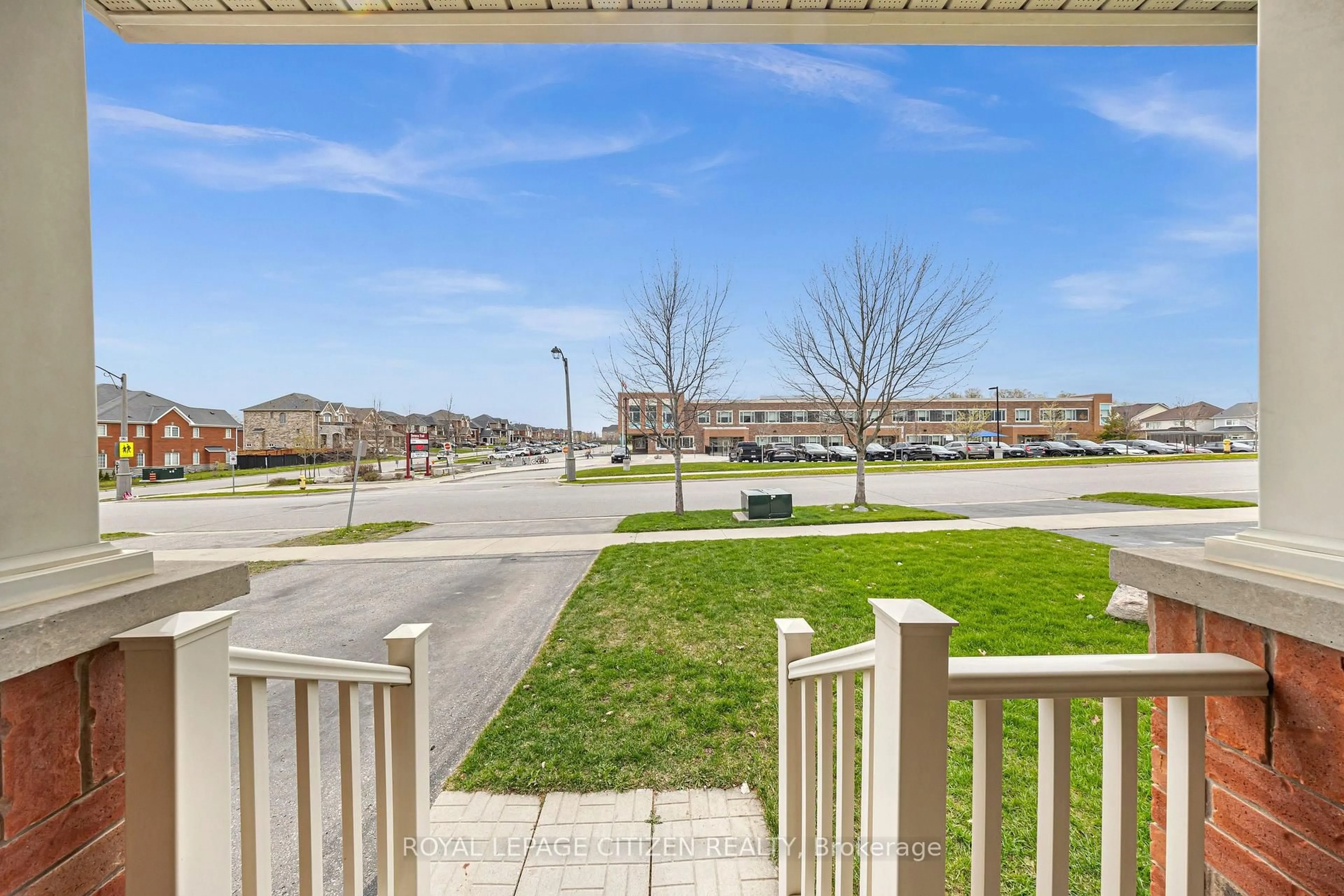 Patio, water/lake/river/ocean view for 1341 Woodstream Ave, Oshawa Ontario L1K 0N6