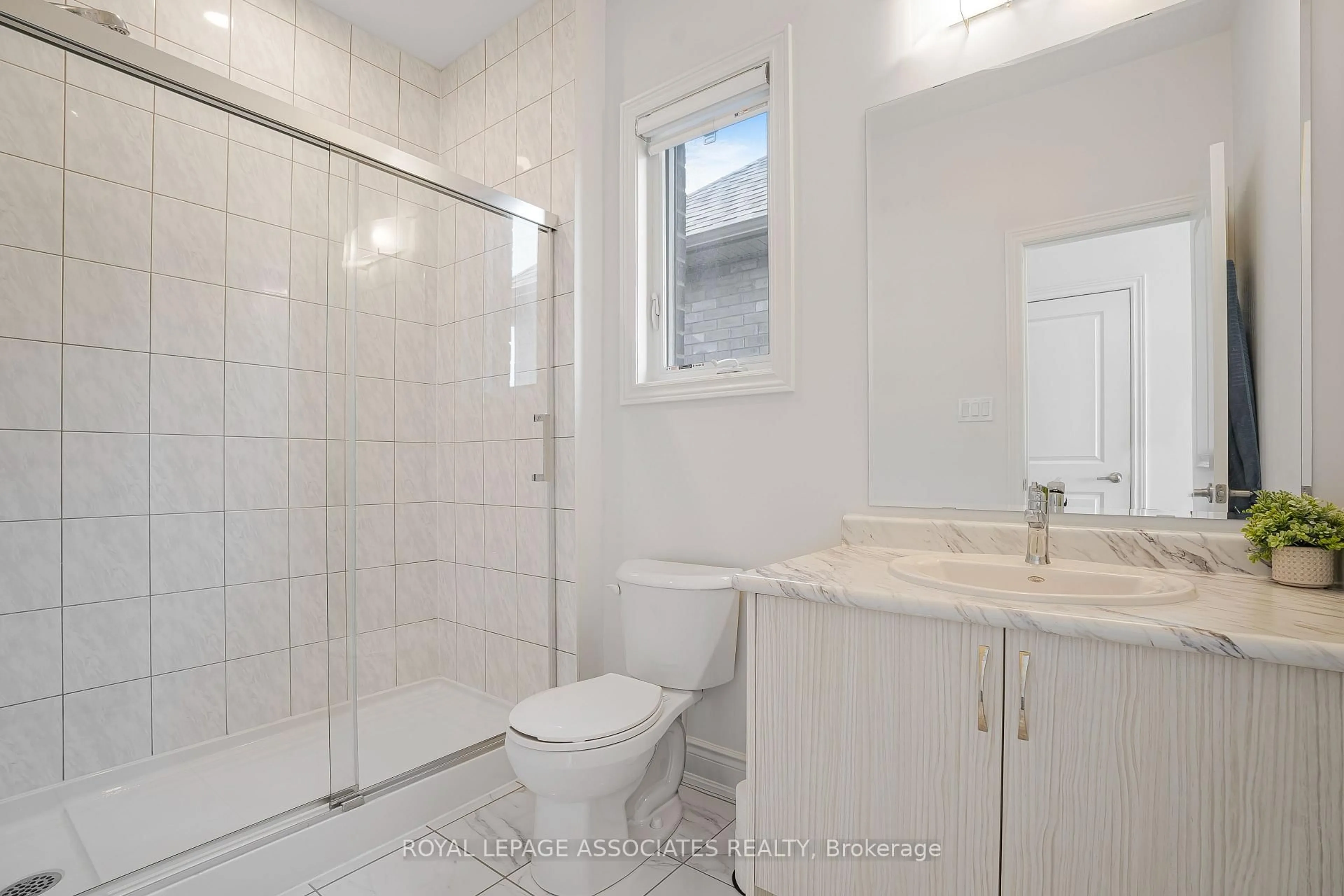 Standard bathroom, ceramic/tile floor for 2201 Crystal Dr, Oshawa Ontario L1L 0W7