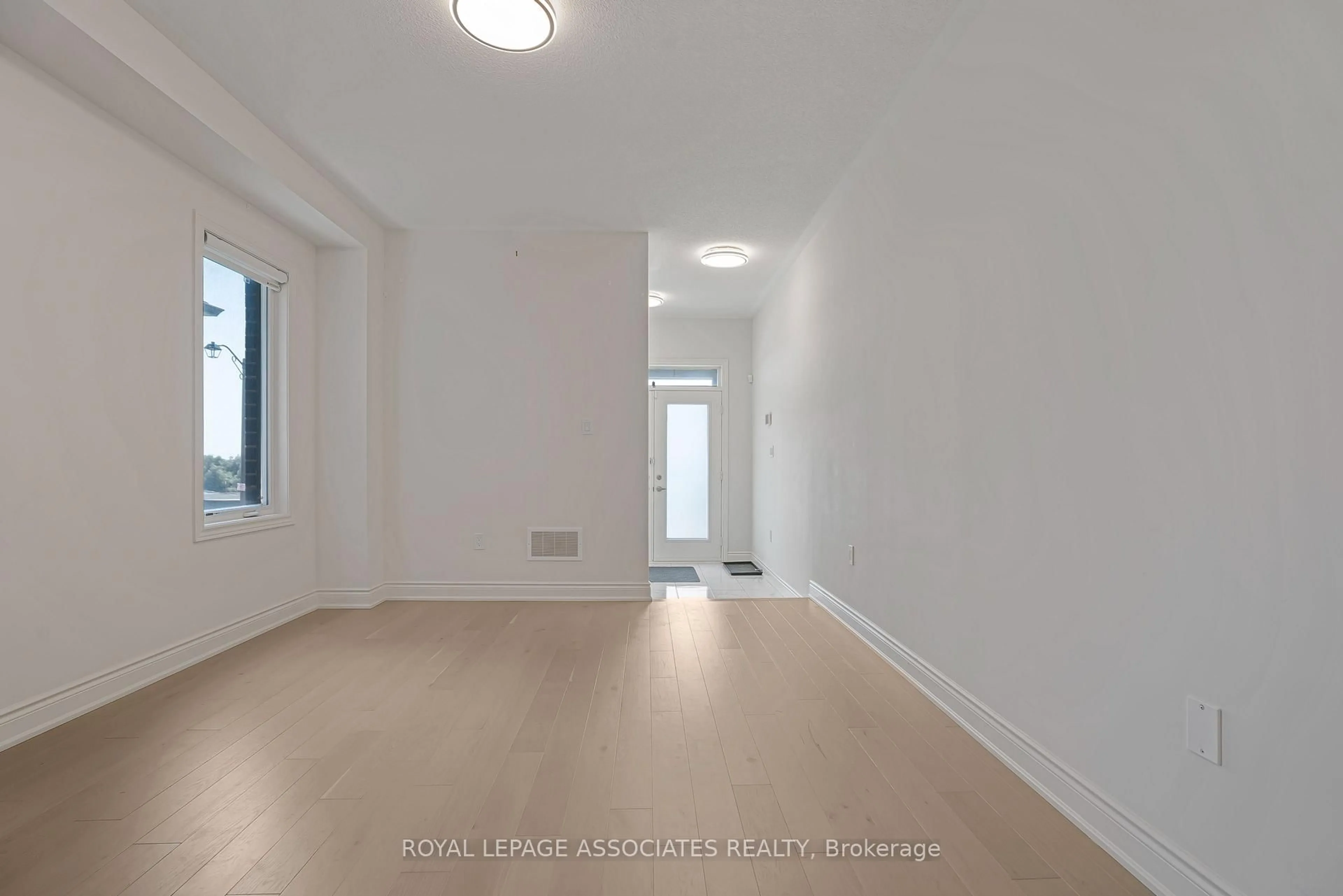 A pic of a room for 2201 Crystal Dr, Oshawa Ontario L1L 0W7