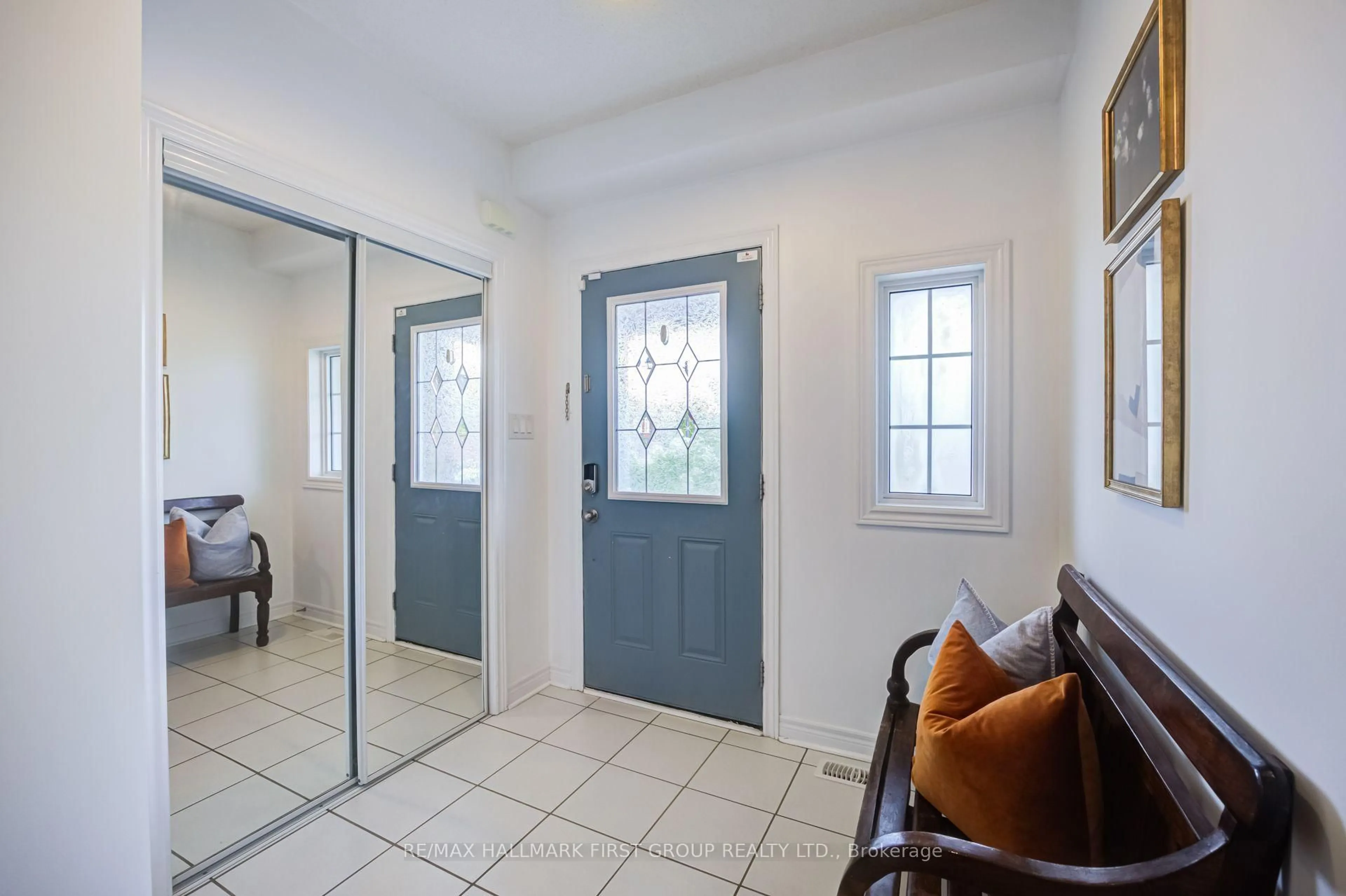 Indoor entryway for 36 McCourt Dr, Ajax Ontario L1Z 0P1