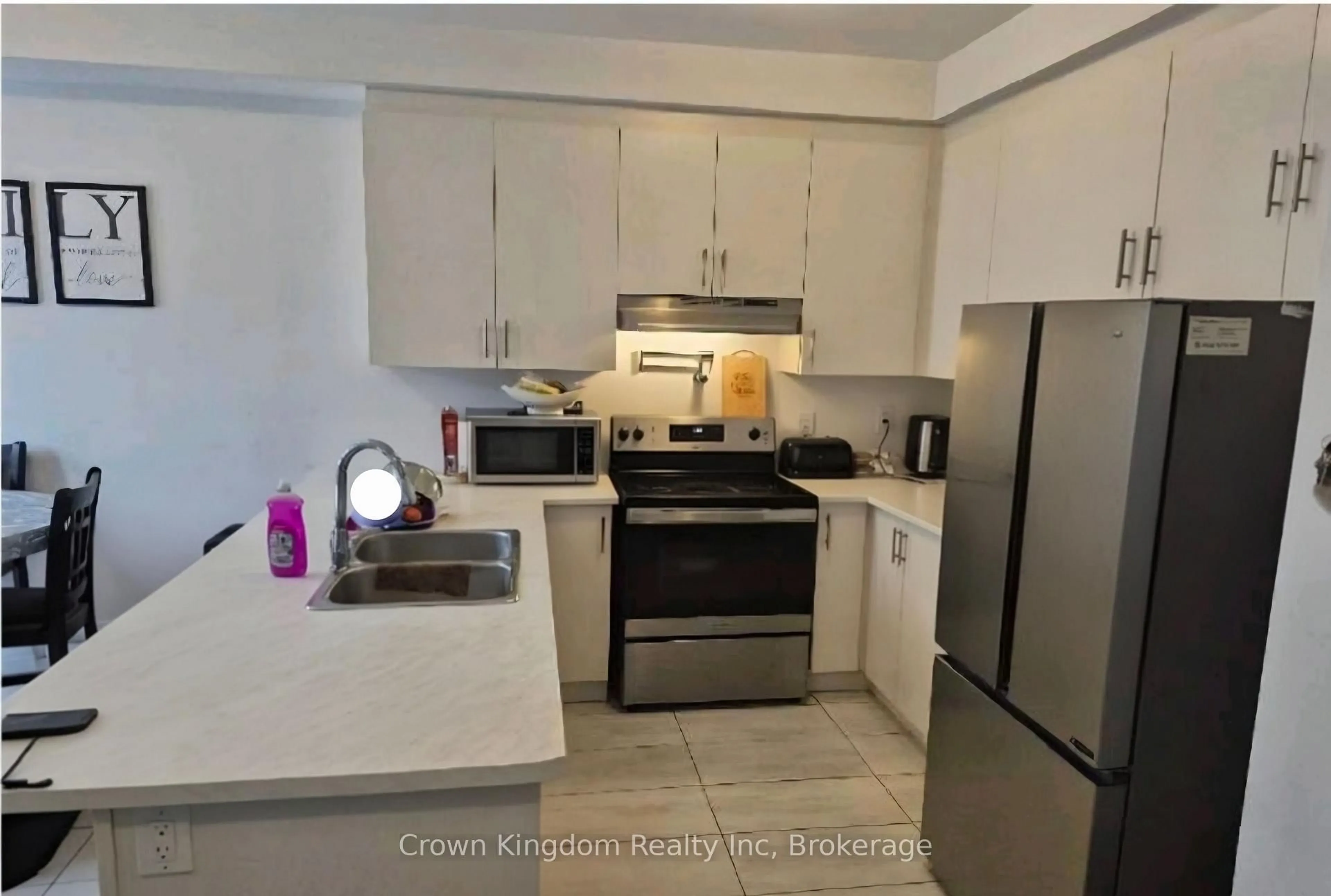 Standard kitchen, unknown for 2028 Cameron Lott Cres, Oshawa Ontario L1L 0S1