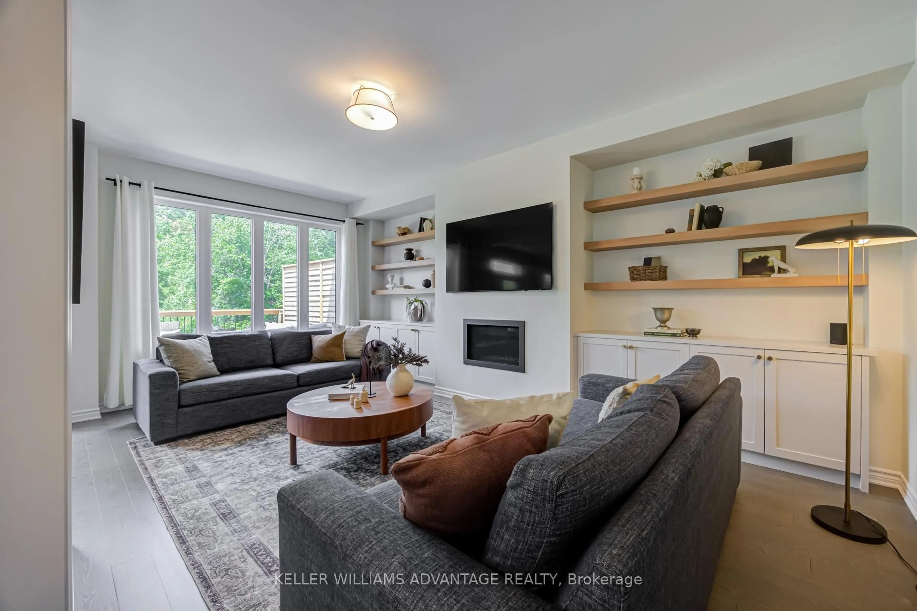 Living room with furniture, unknown for 46 Sutcliffe Dr, Whitby Ontario L1R 0R1