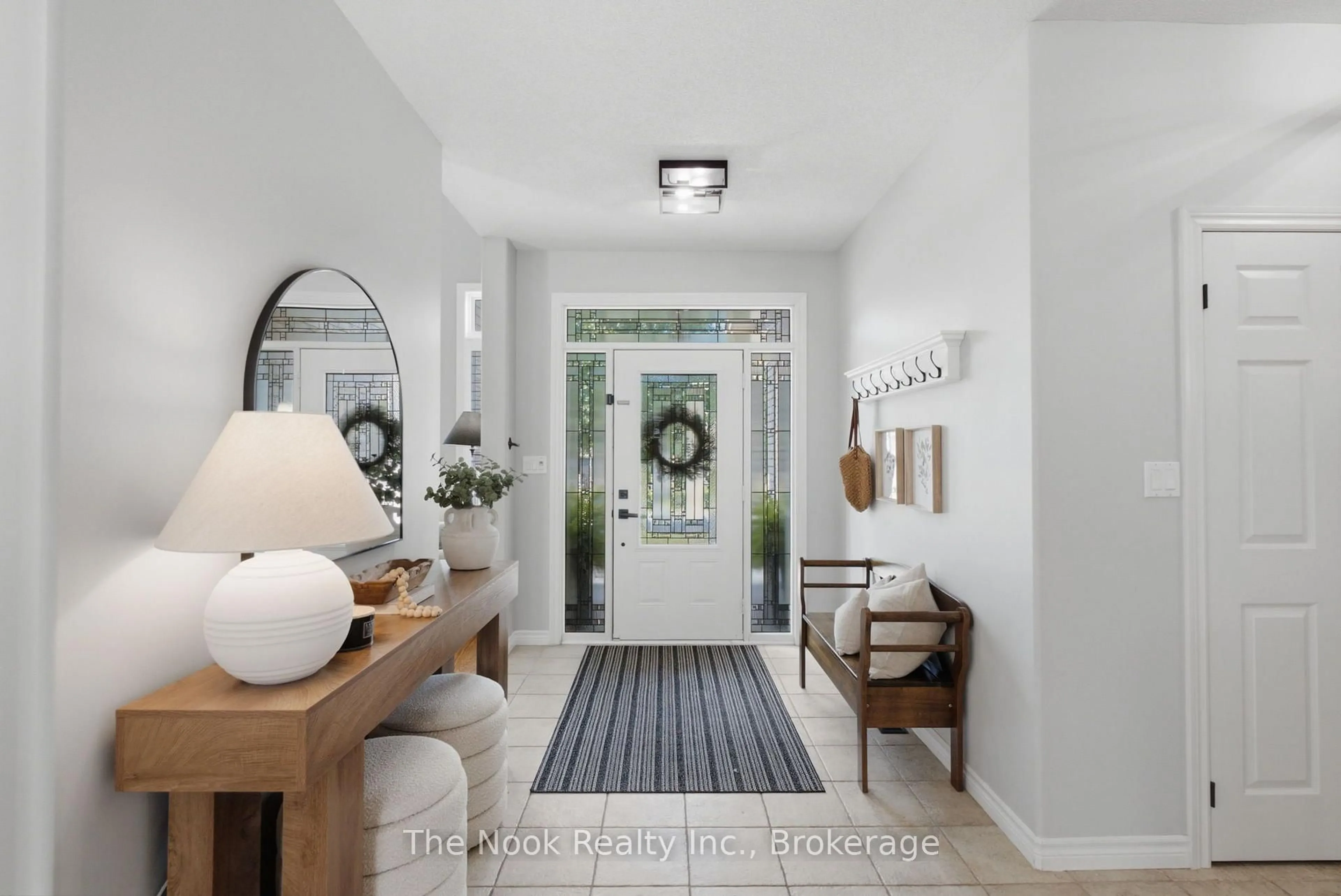 Indoor entryway for 366 Travail Ave, Oshawa Ontario L1L 0C5