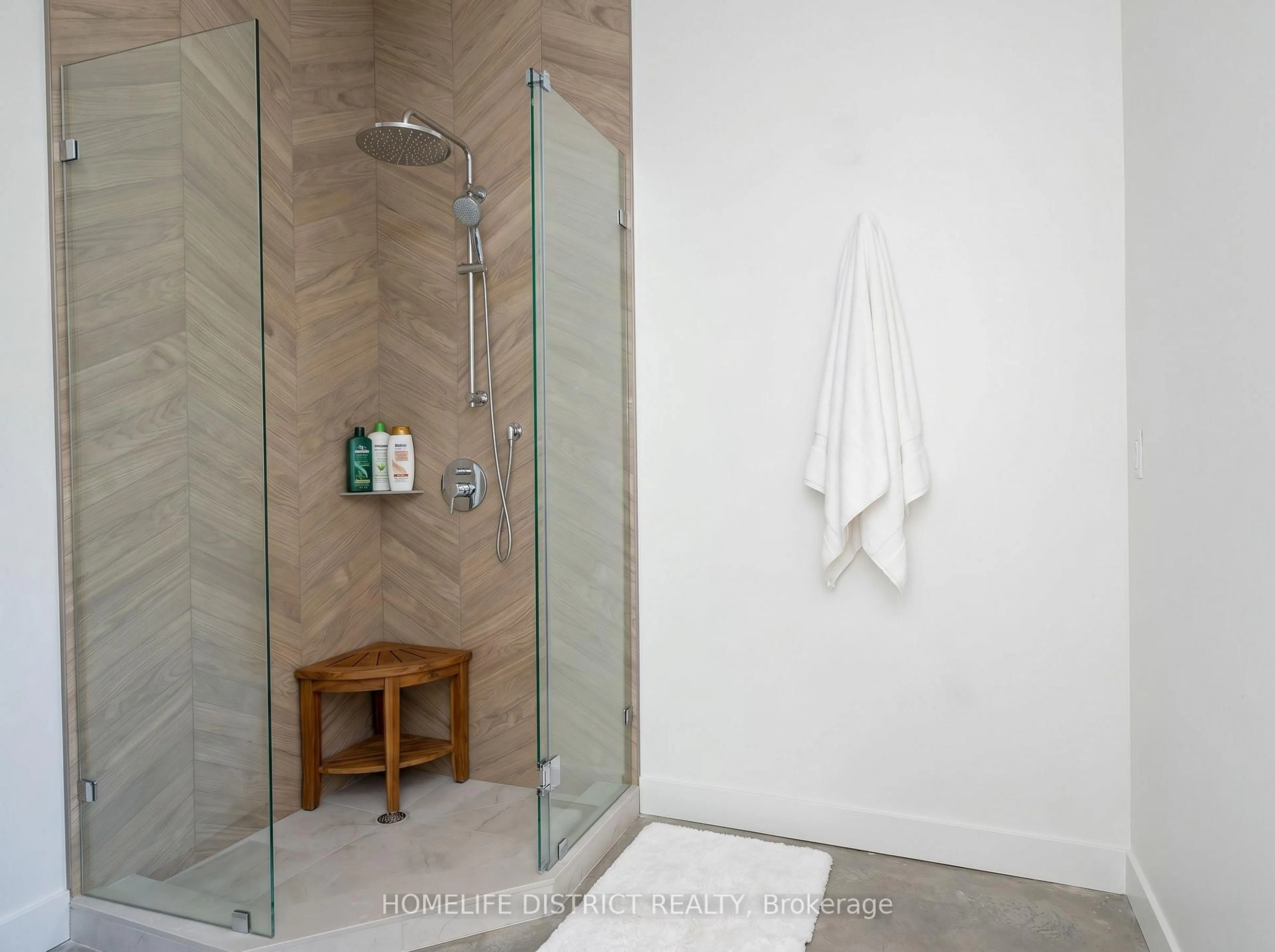 Contemporary bathroom, ceramic/tile floor for 32 Ormiston St, Clarington Ontario L0B 1J0