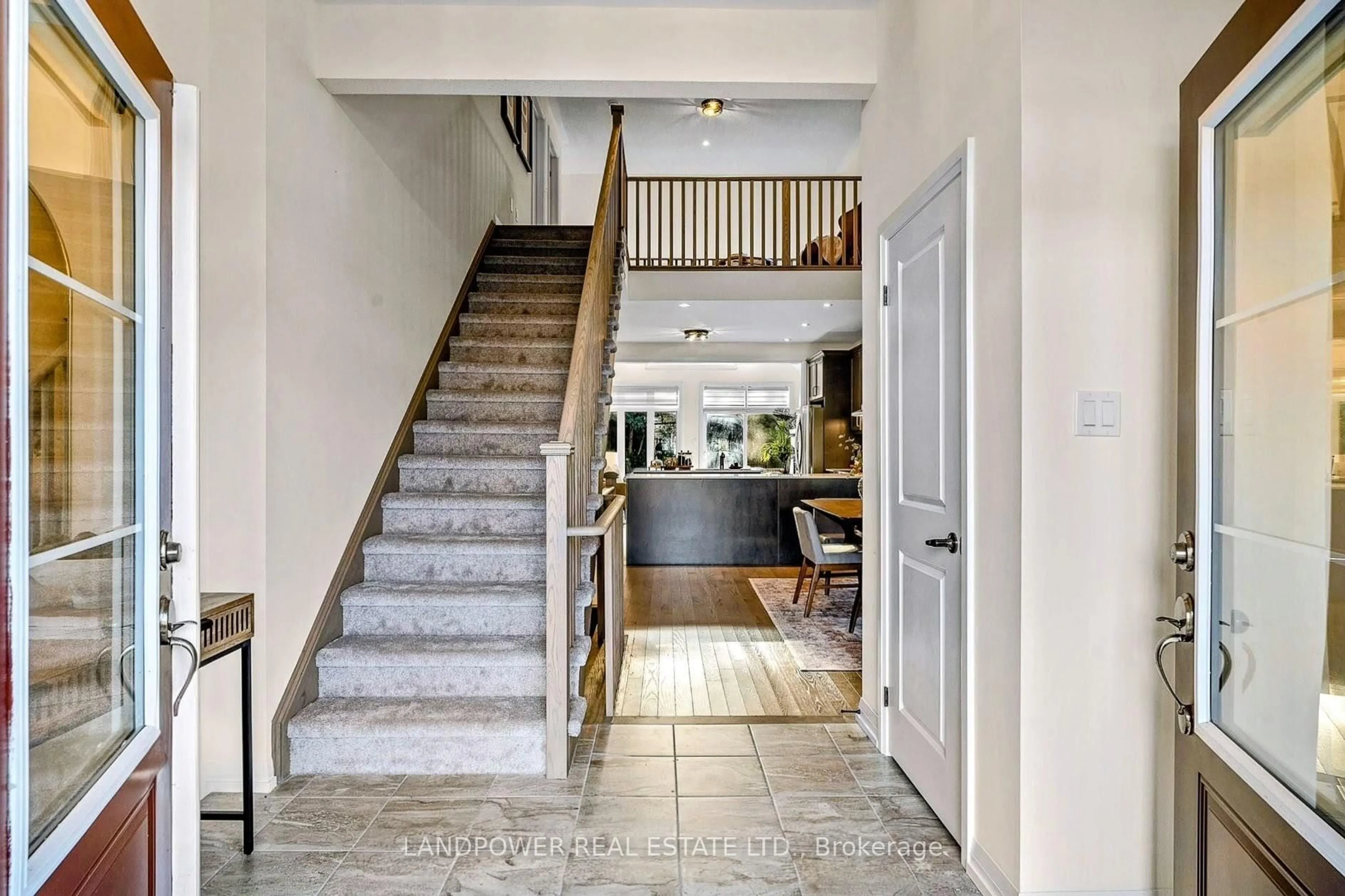 Indoor entryway for 78 Holtby Crt, Scugog Ontario L9L 0B4