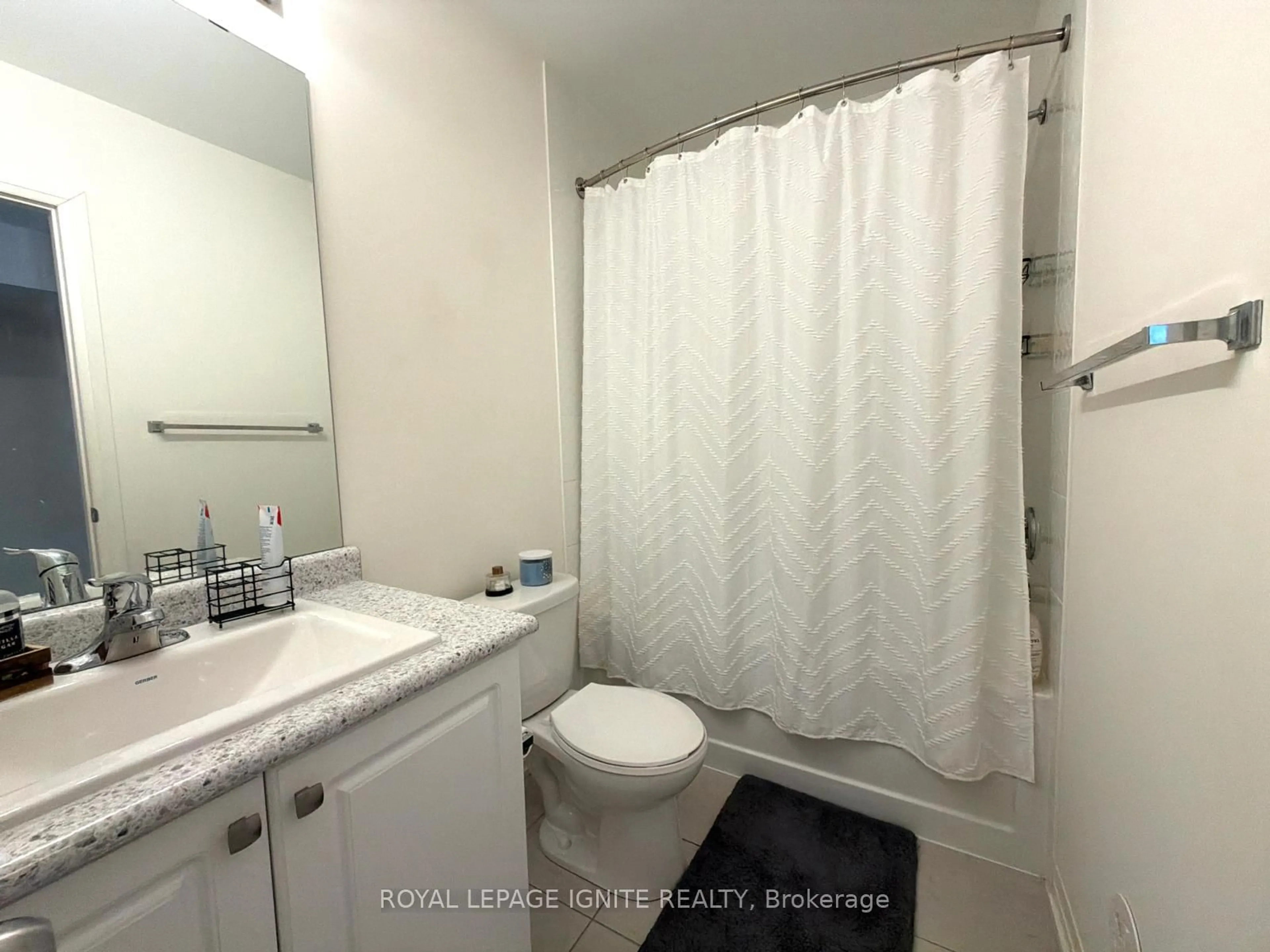 Standard bathroom, unknown for 67 King George Way, Clarington Ontario L1C 7E5
