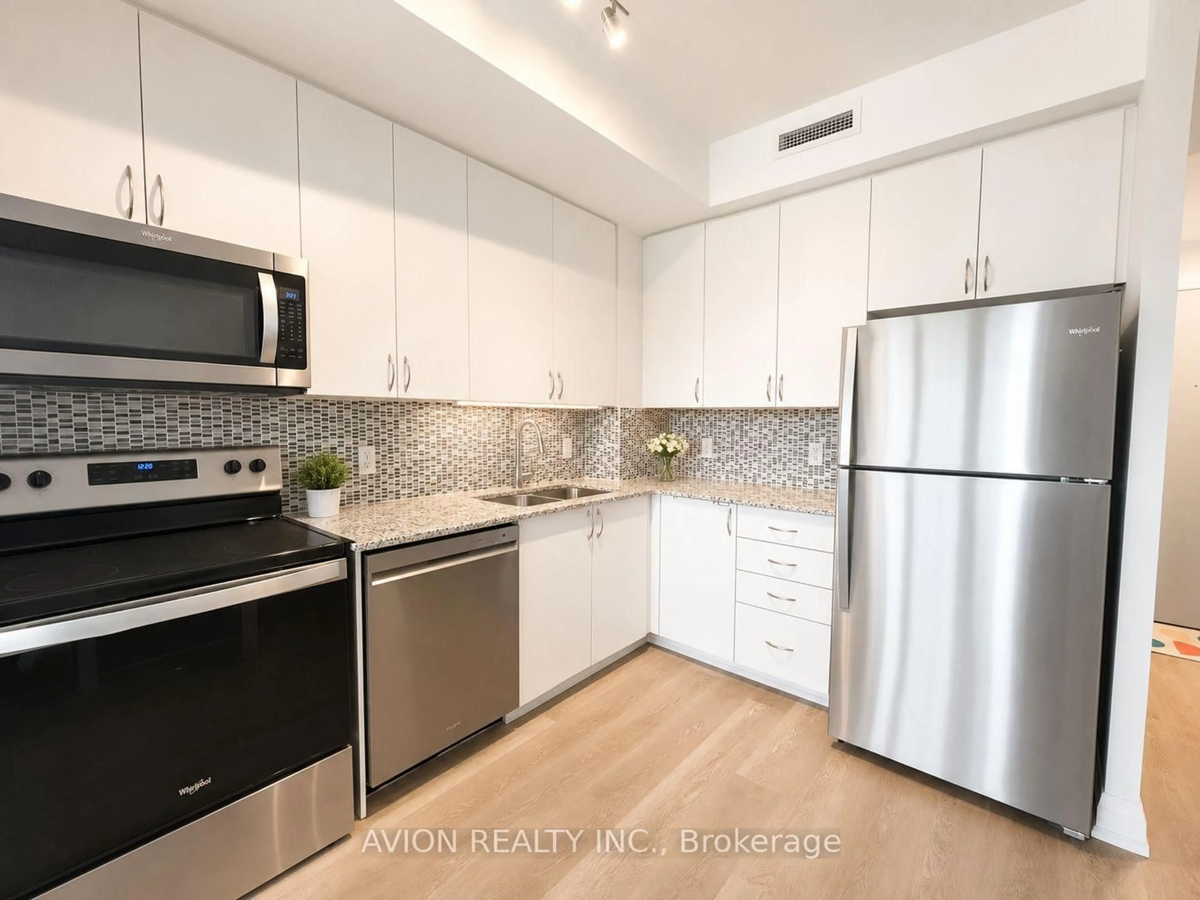 Standard kitchen, unknown for 3220 Sheppard Ave #212, Toronto Ontario M1T 3K3