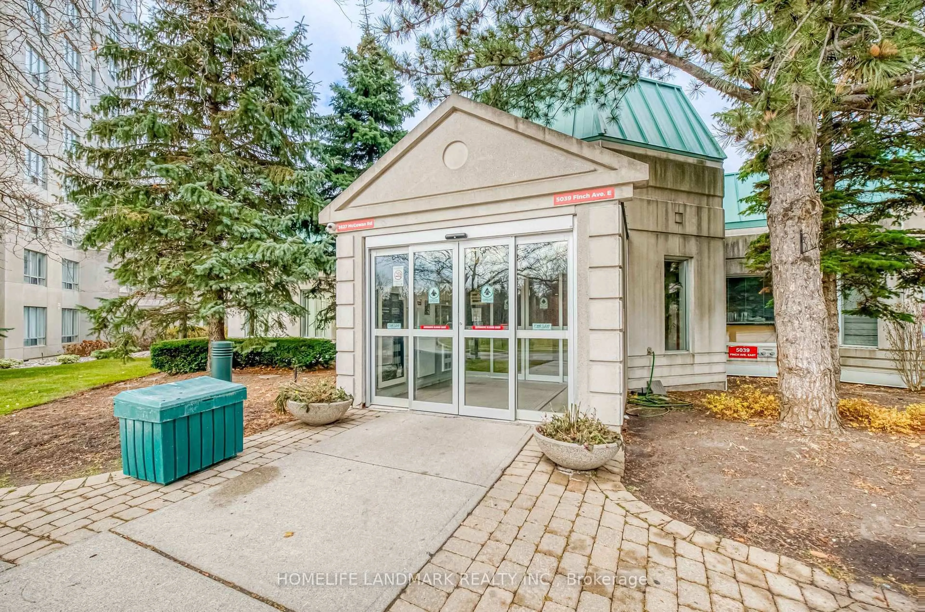 Indoor foyer for 2627 Mccowan Rd #1206, Toronto Ontario M1S 5T1