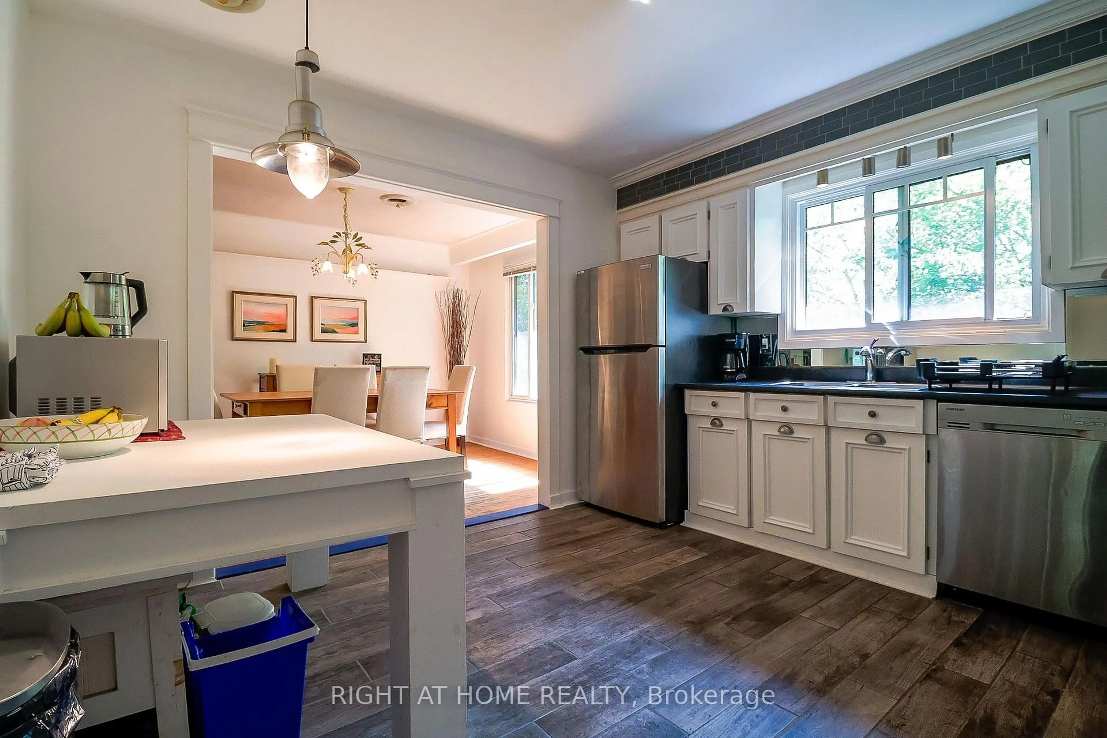 Open concept kitchen, ceramic/tile floor for 2 Cedarview Dr, Toronto Ontario M1C 2K6