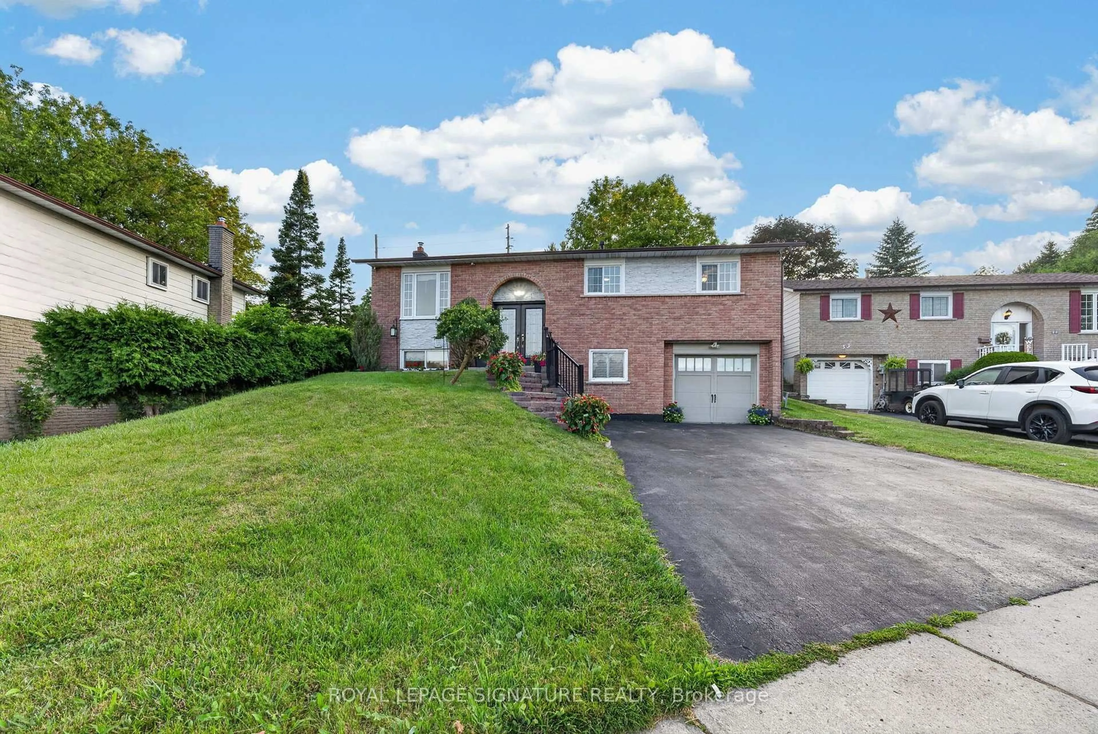 Unknown for 31 Rosalynne Ave, Clarington Ontario L1C 3X7