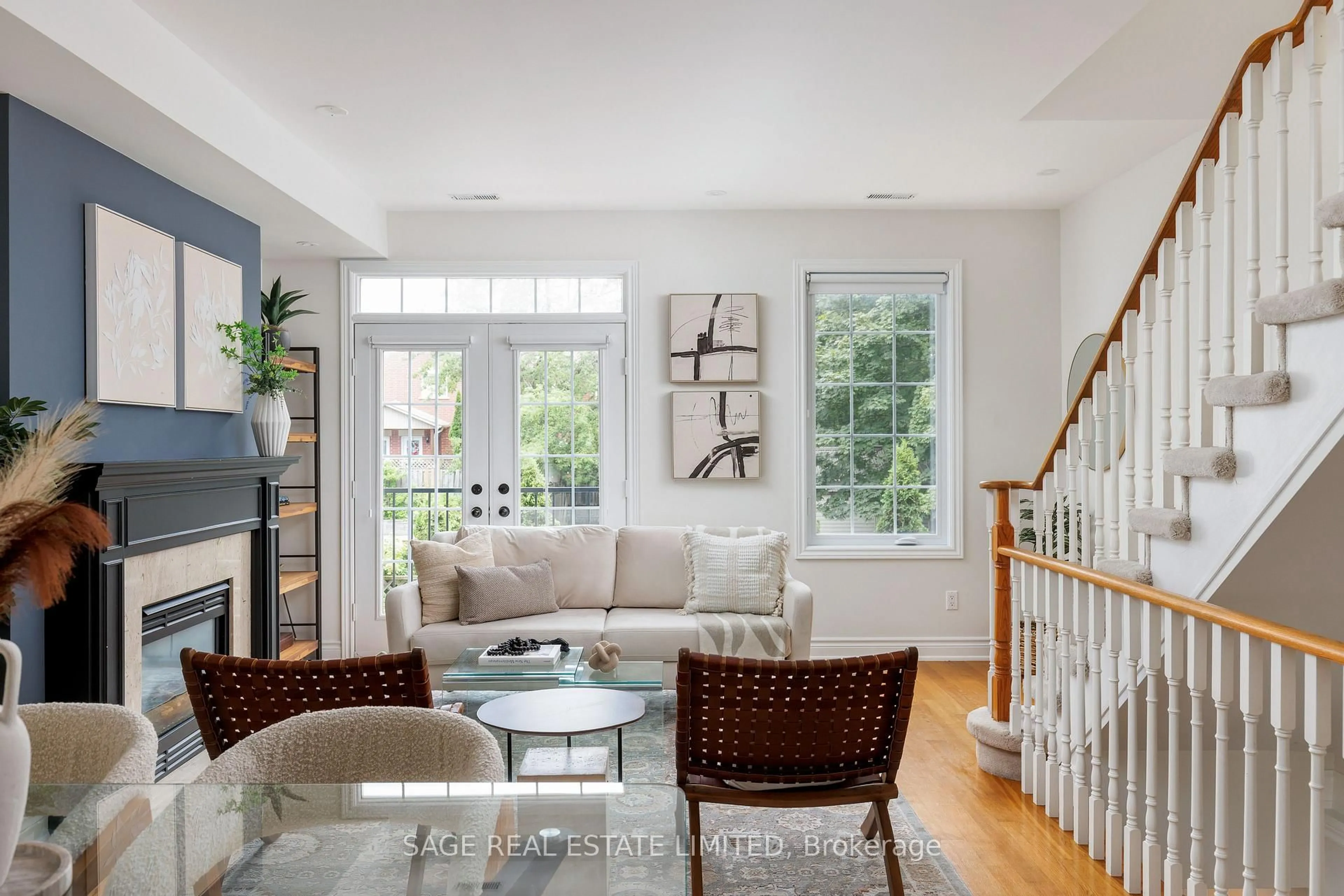Living room with furniture, unknown for 722E Kingston Rd, Toronto Ontario M4E 1R7