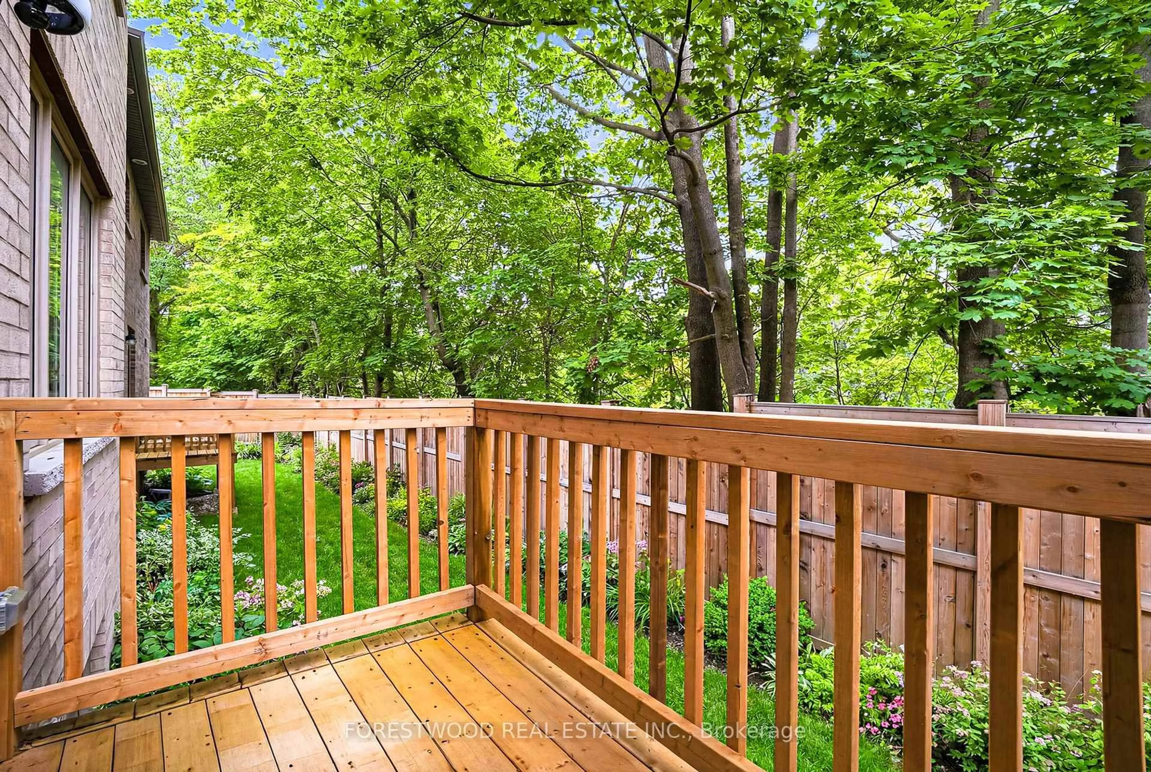 Patio, forest/trees view for 9 DEER CREEK Crt, Toronto Ontario M1C 4Z8
