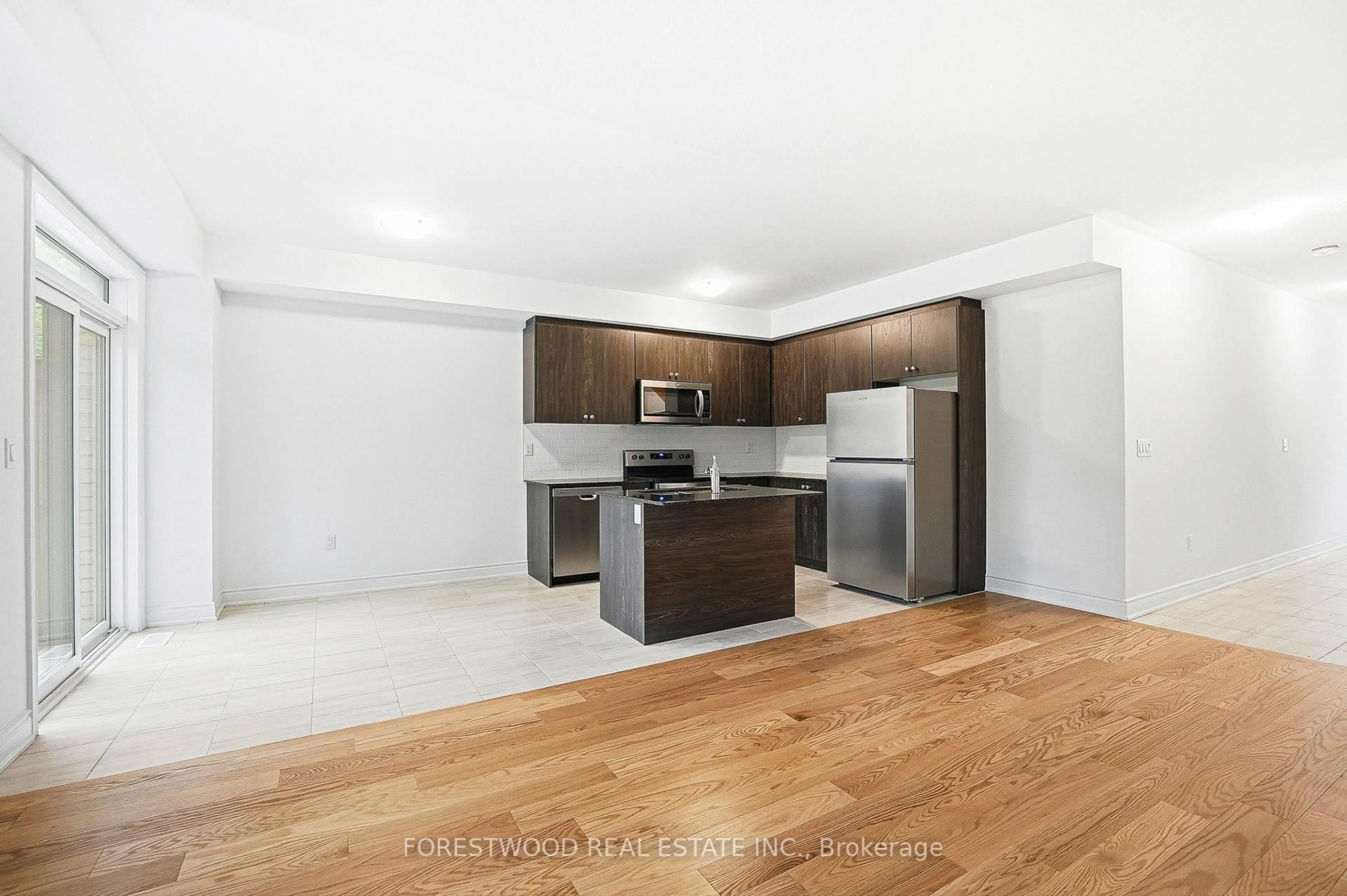 Standard kitchen, unknown for 9 DEER CREEK Crt, Toronto Ontario M1C 4Z8