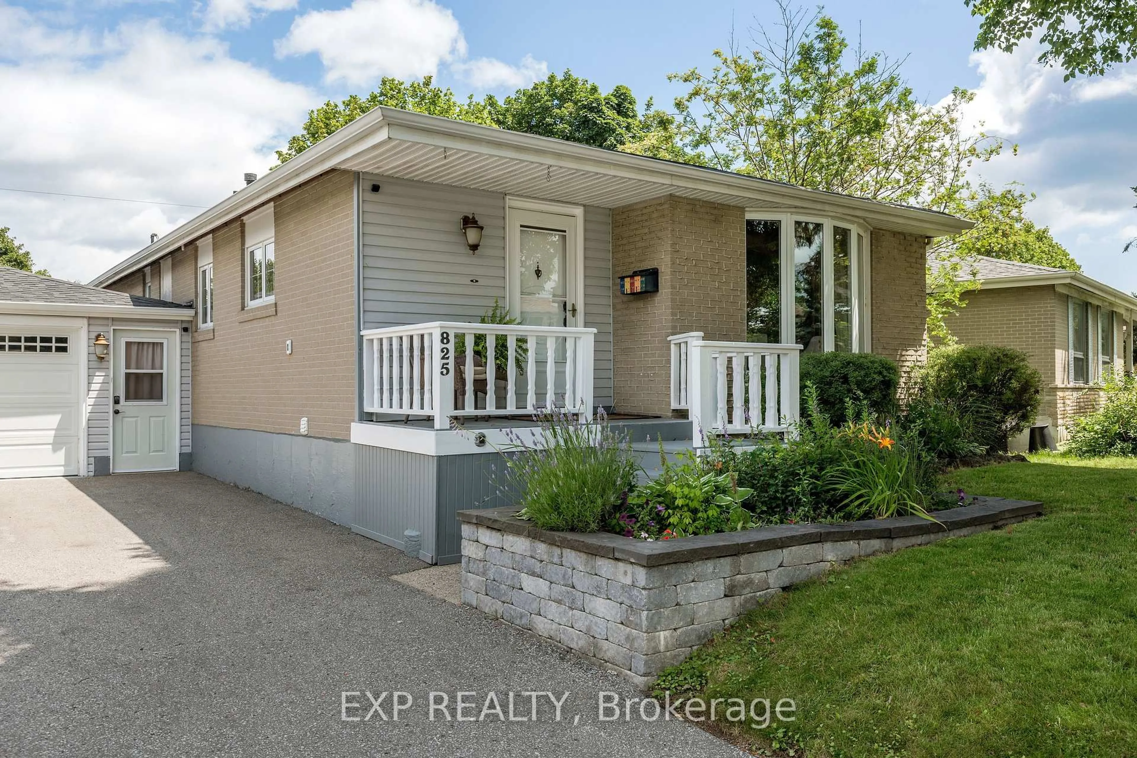 Home with vinyl exterior material, street for 825 Bem Ave, Pickering Ontario L1W 1X2