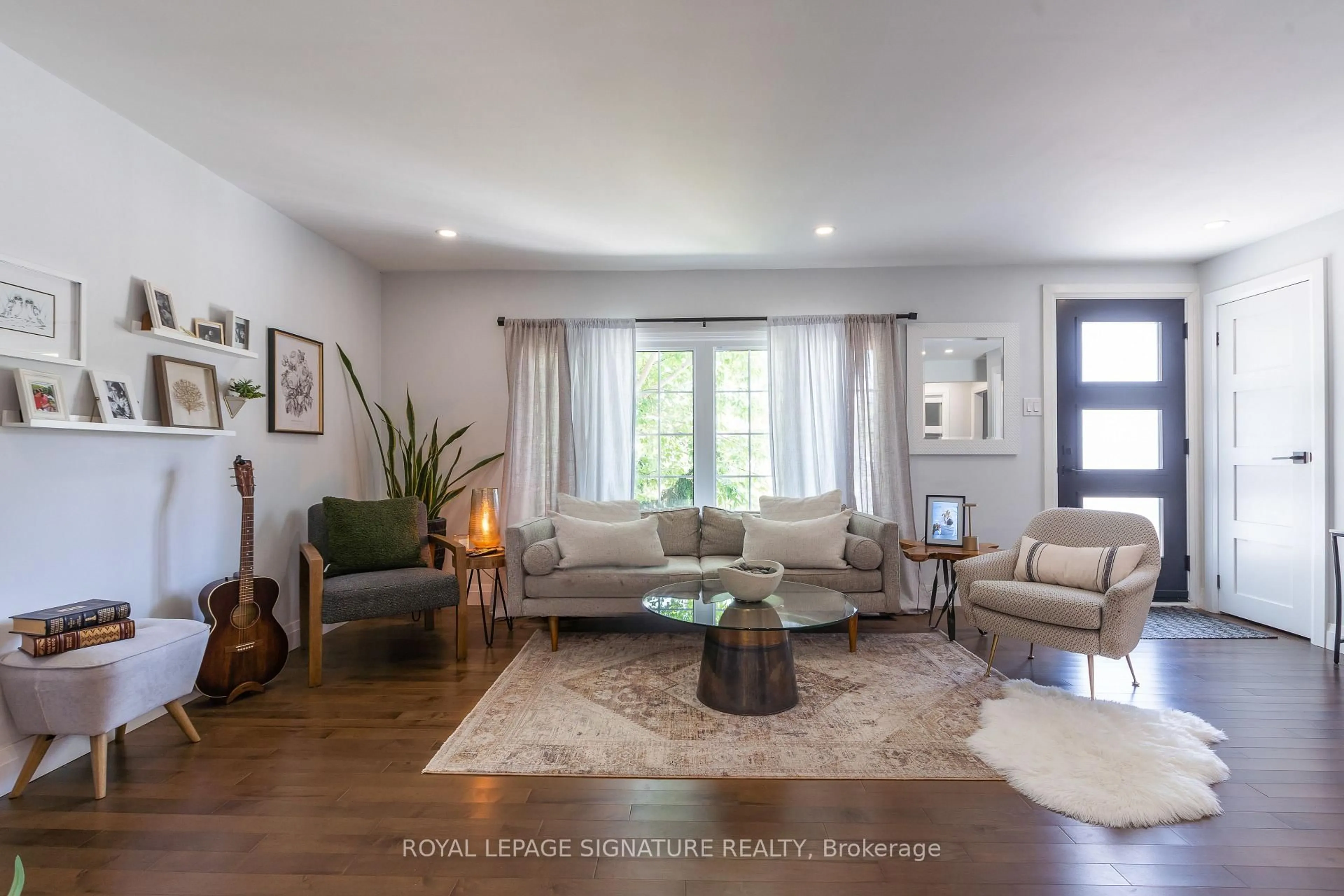Living room with furniture, unknown for 514 Ash St, Whitby Ontario L1N 4B6
