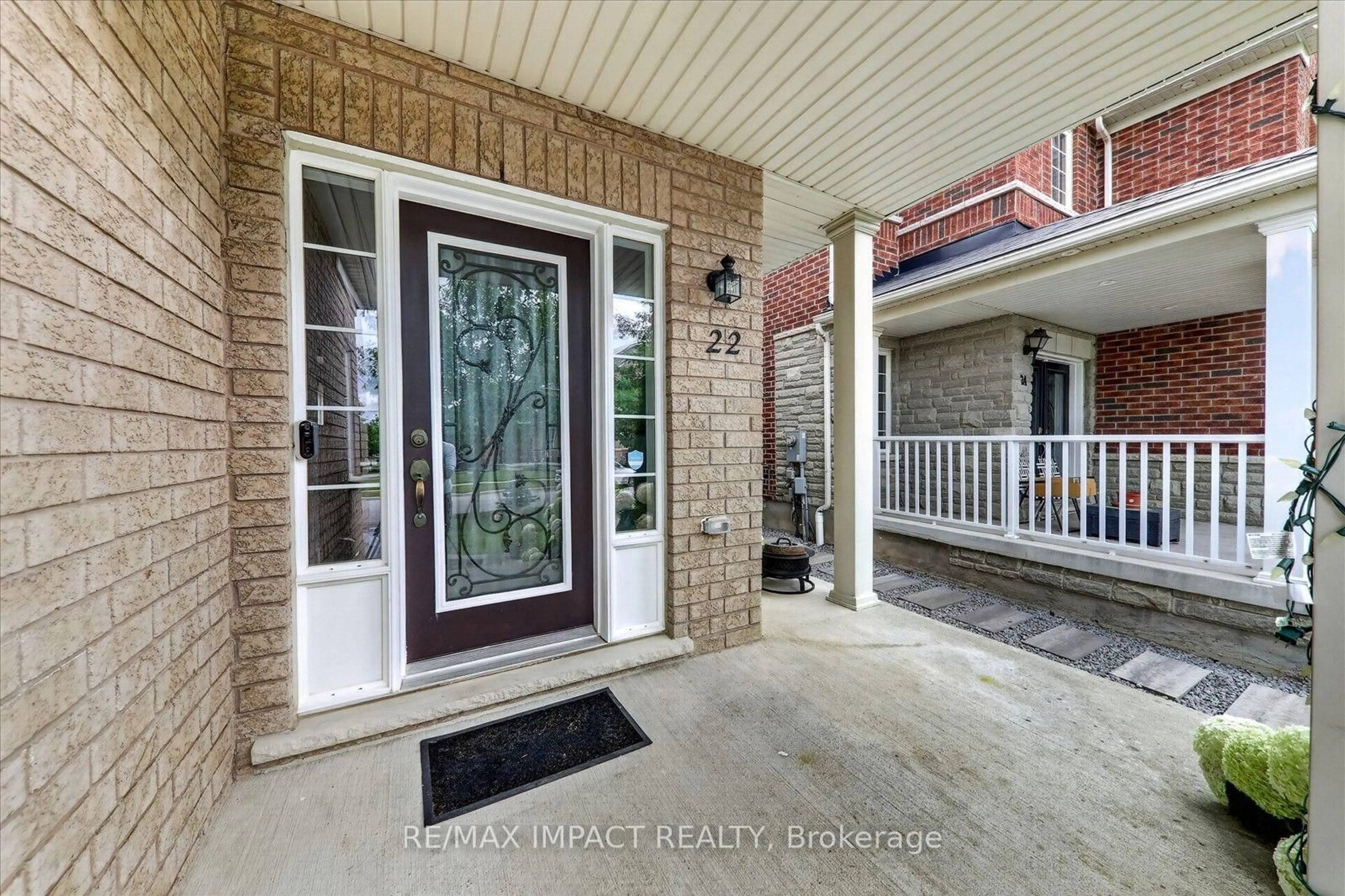 Indoor entryway for 22 Canary St, Whitby Ontario L1R 0K2