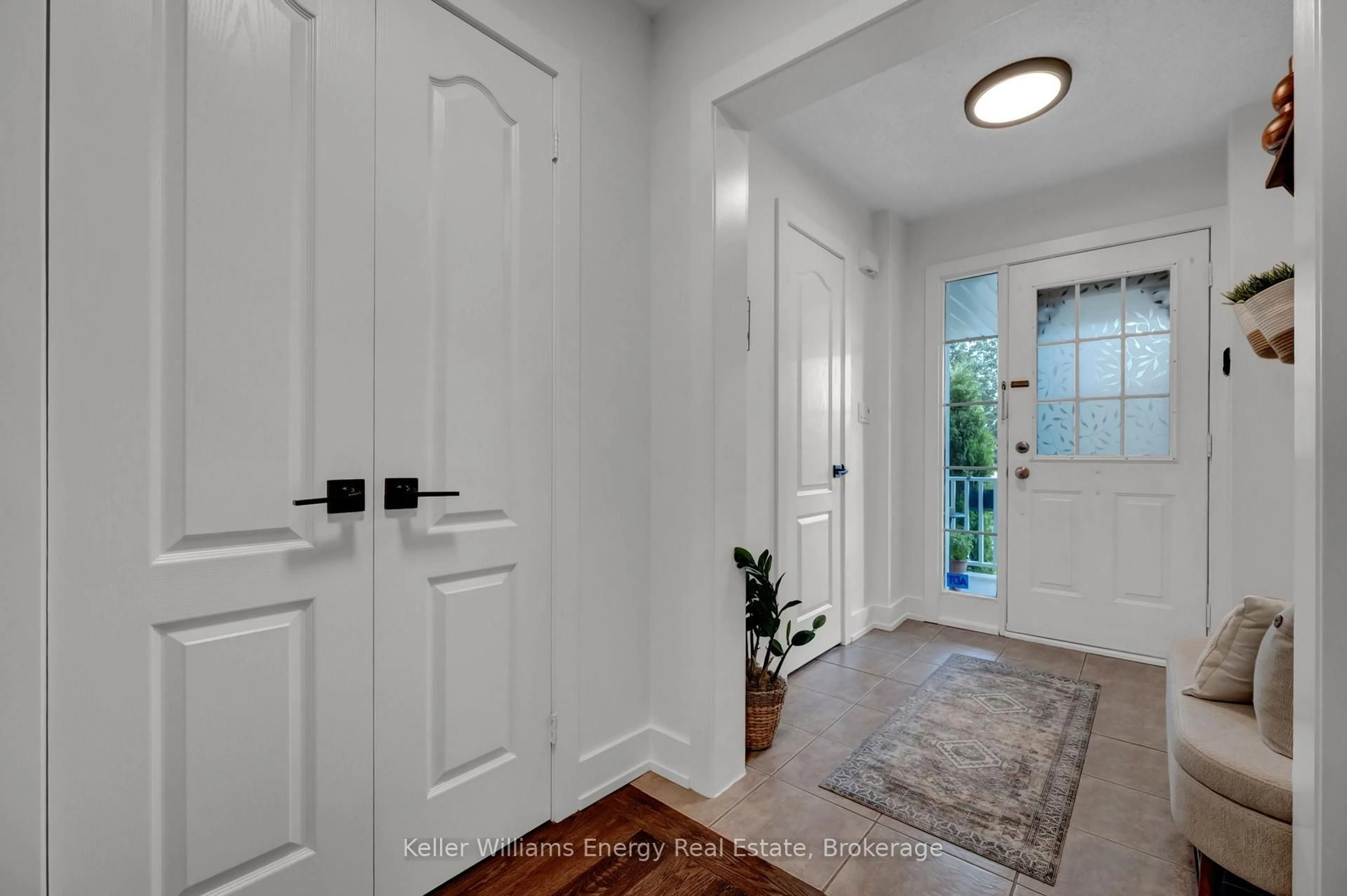 Indoor entryway for 4 Primeau Ave, Whitby Ontario L1M 2B7