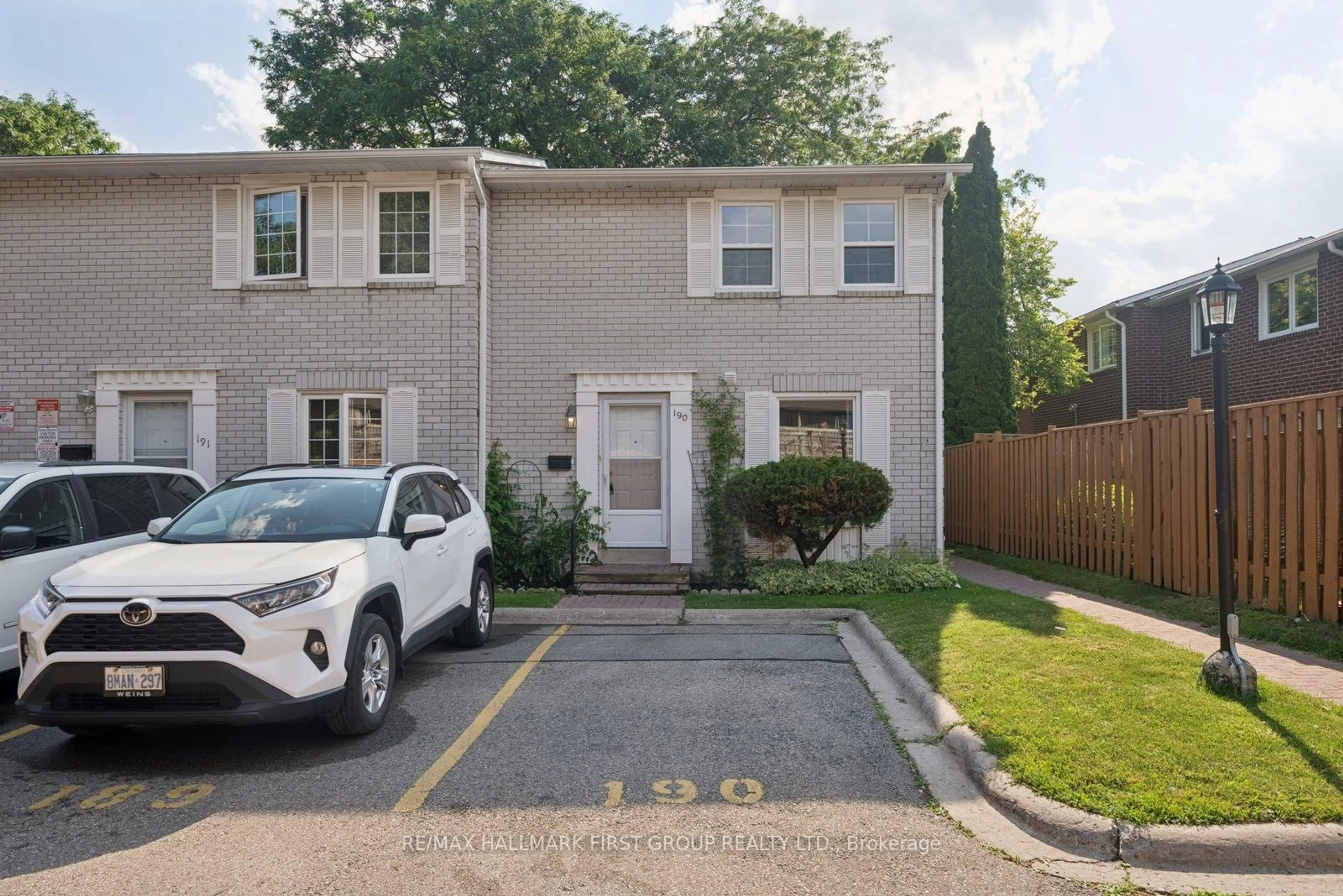 A pic from outside/outdoor area/front of a property/back of a property/a pic from drone, street for 70 Cass Ave #190, Toronto Ontario M1T 3P9