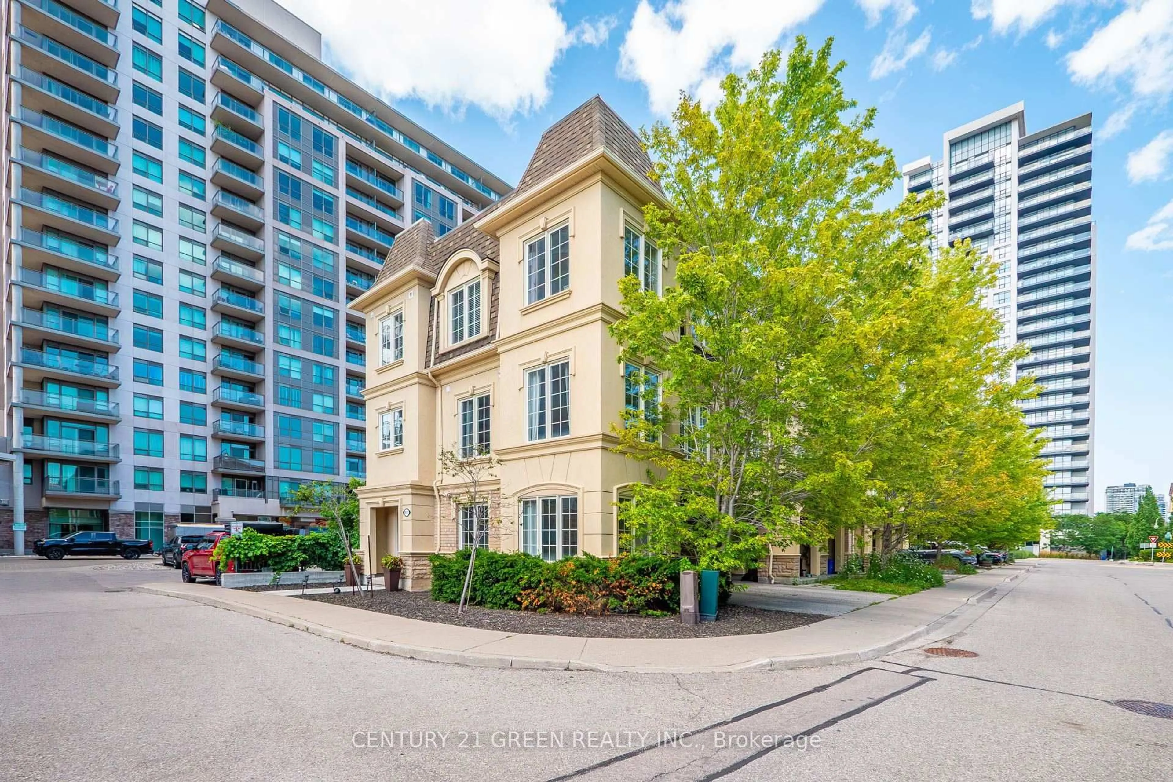 A pic from outside/outdoor area/front of a property/back of a property/a pic from drone, street for 1250 St. Martins Dr #111, Pickering Ontario L1W 0A2