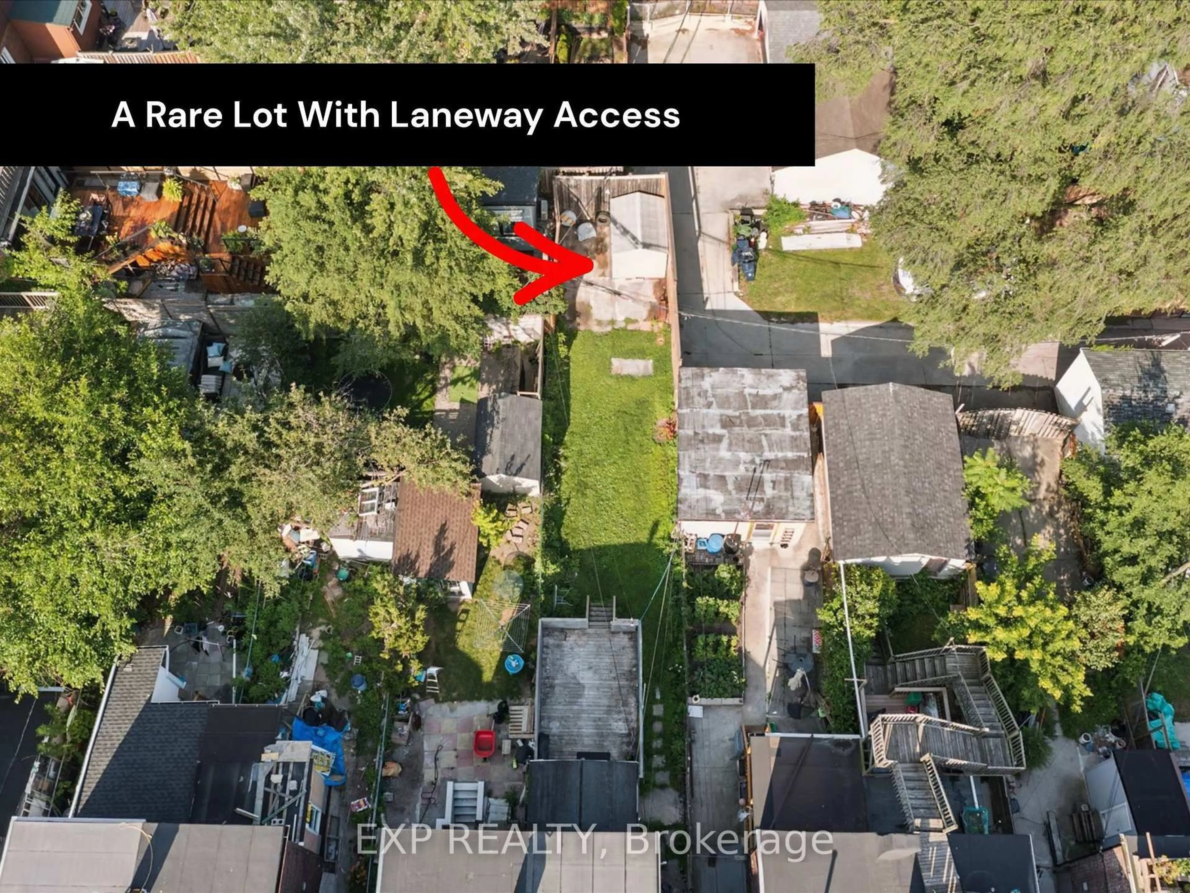 A pic from outside/outdoor area/front of a property/back of a property/a pic from drone, street for 511 Carlaw Ave, Toronto Ontario M4K 3J3