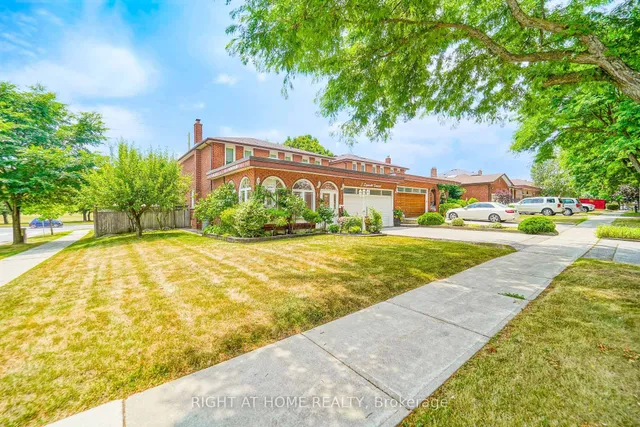2 Lapworth Cres, Toronto 3