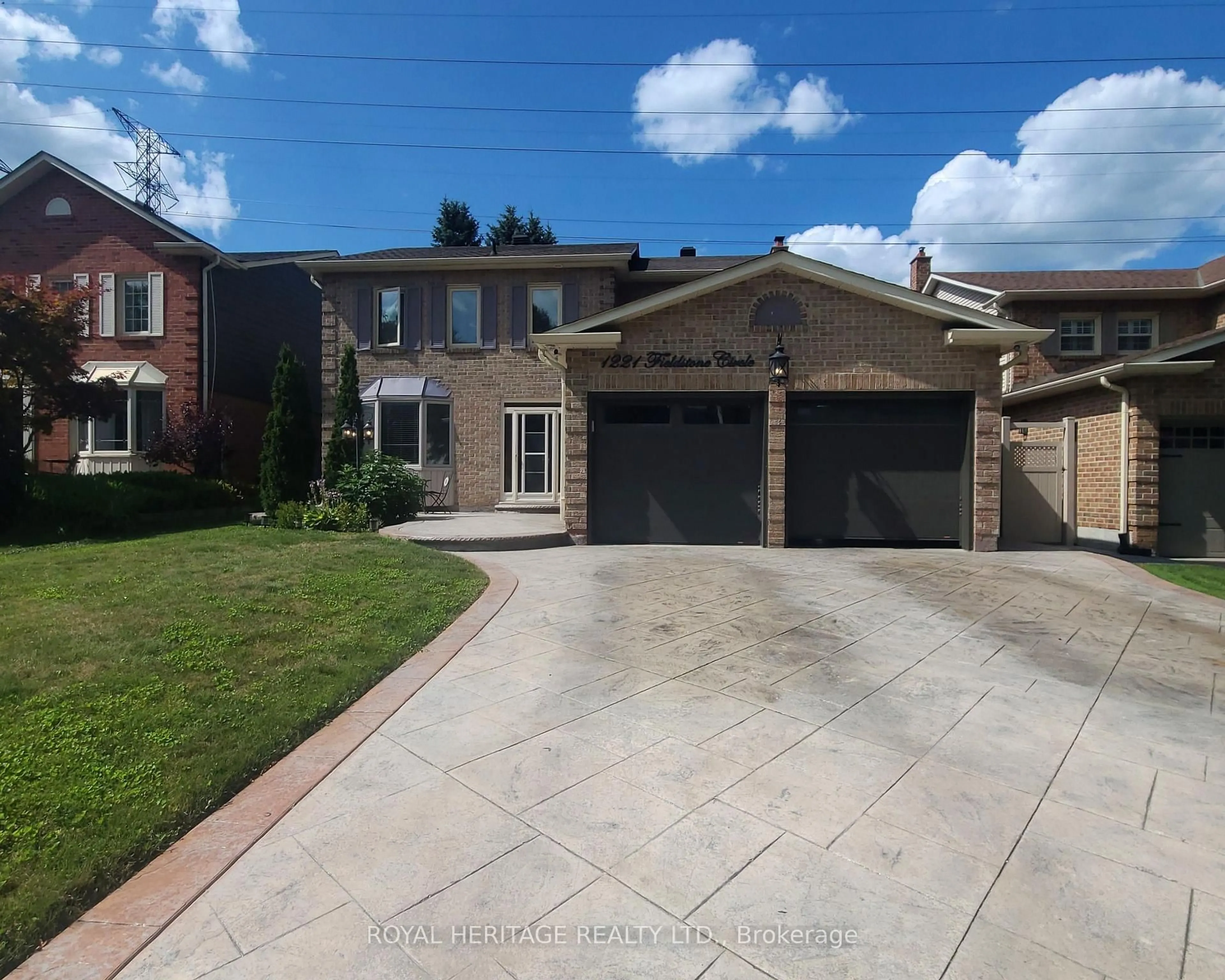 Home with brick exterior material, street for 1221 Fieldstone Circ, Pickering Ontario L1X 1B9