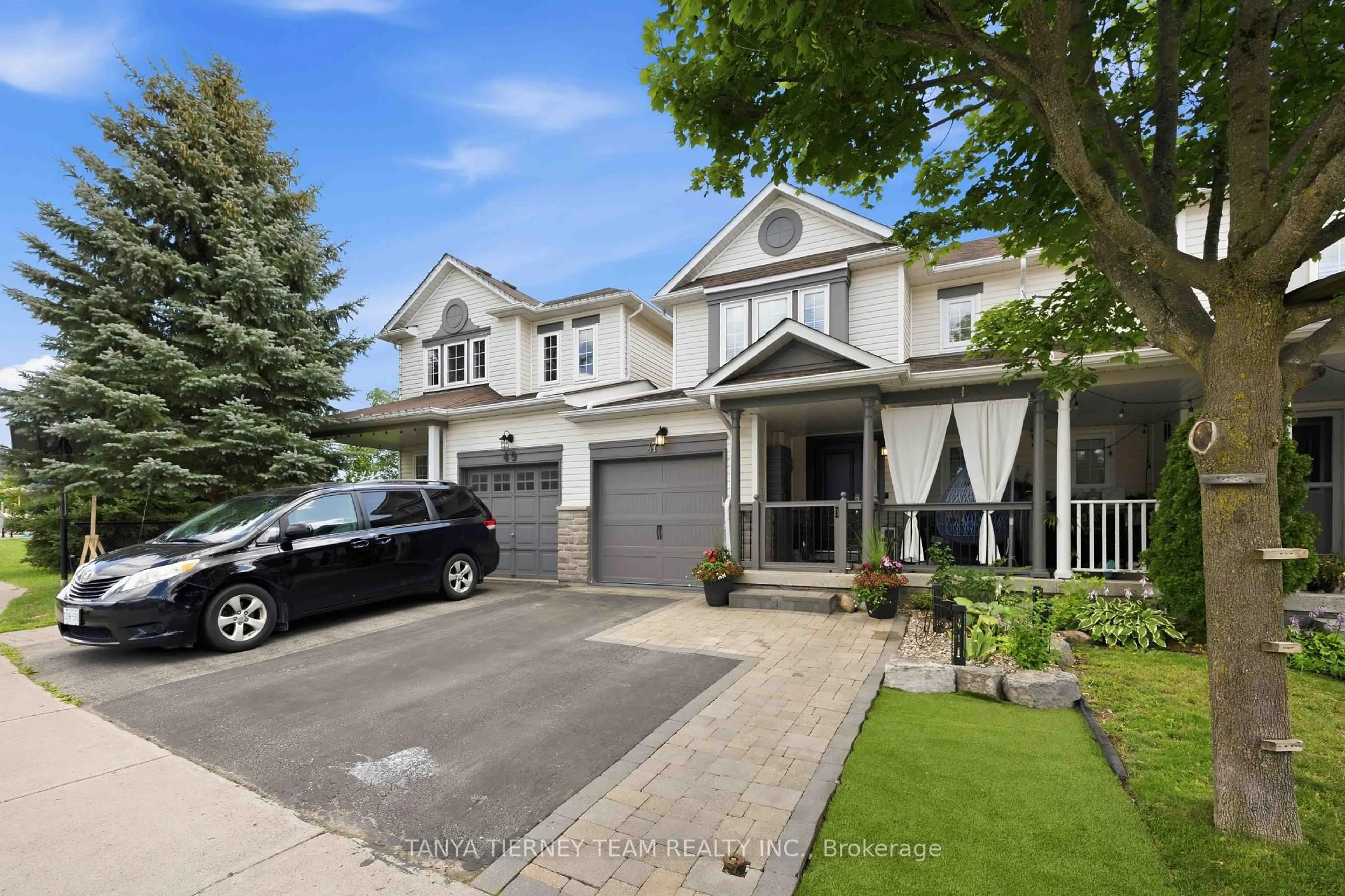 A pic from outside/outdoor area/front of a property/back of a property/a pic from drone, street for 47 Corianne Ave, Whitby Ontario L1M 2H9