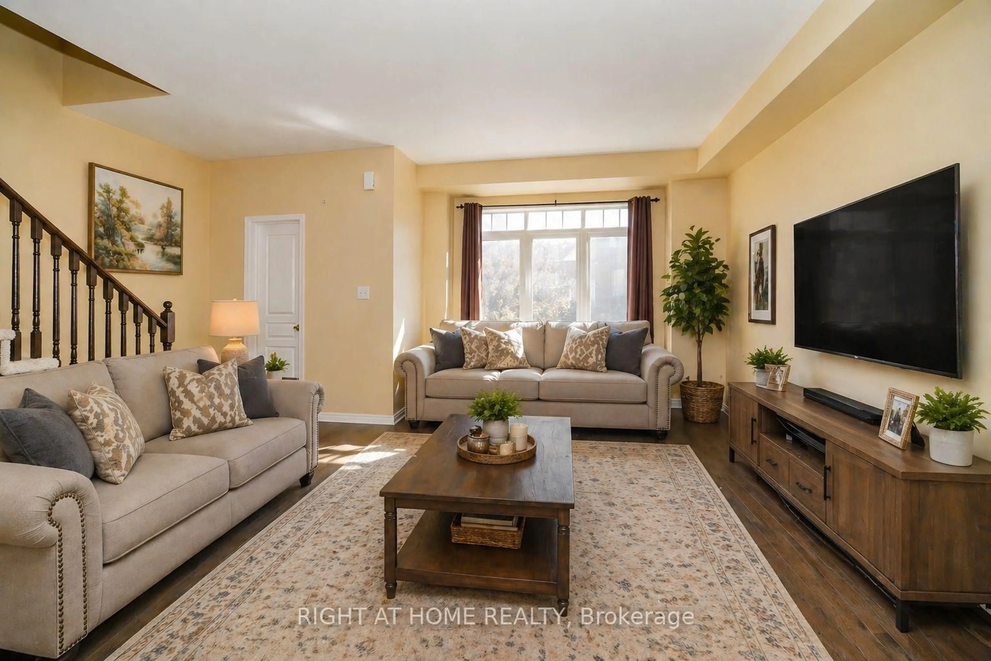 Living room with furniture, unknown for 48 Curran Hall Cres, Toronto Ontario M1G 0A2