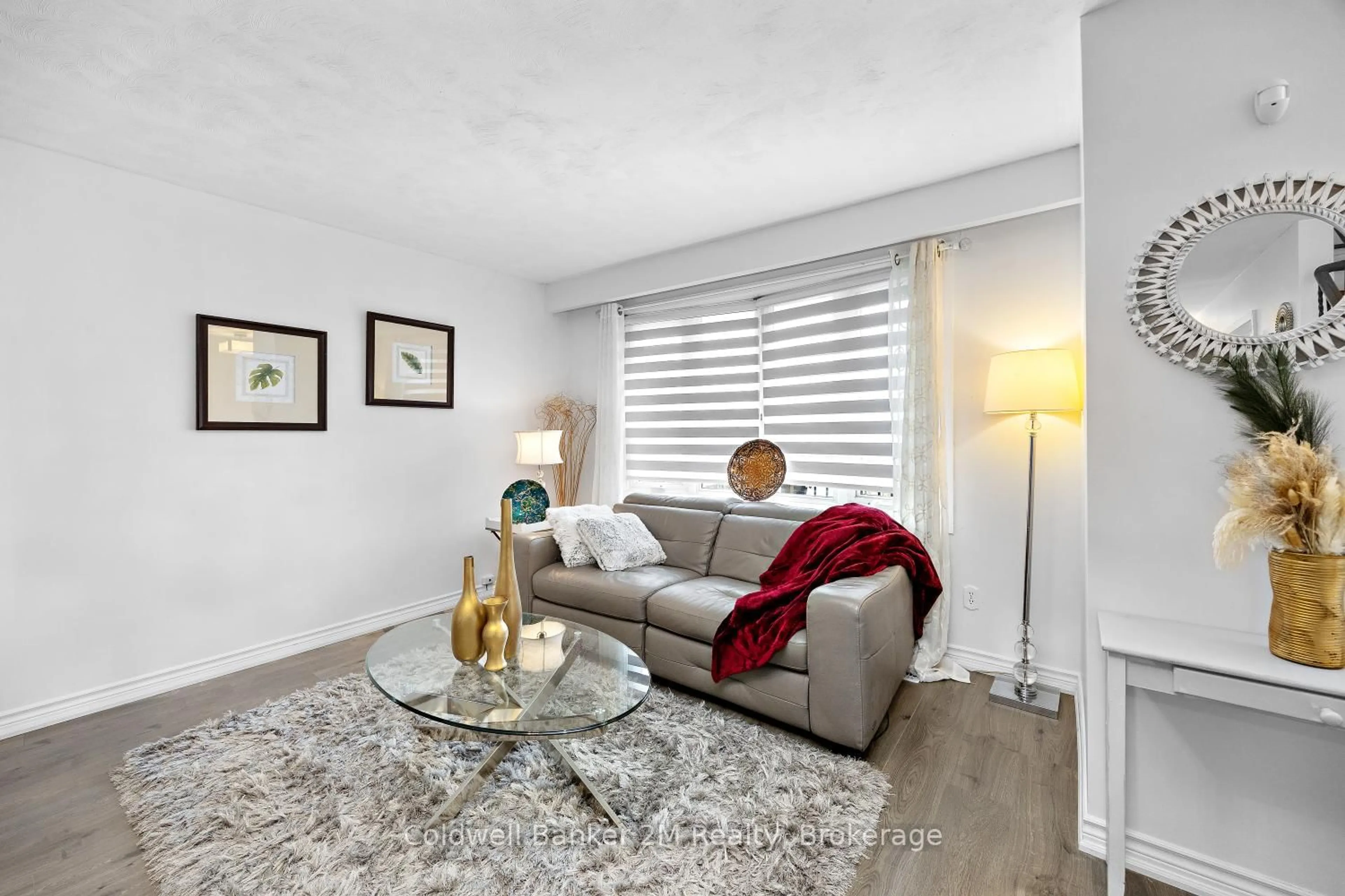 Living room with furniture, unknown for 152 Taunton Rd, Oshawa Ontario L1G 3T3