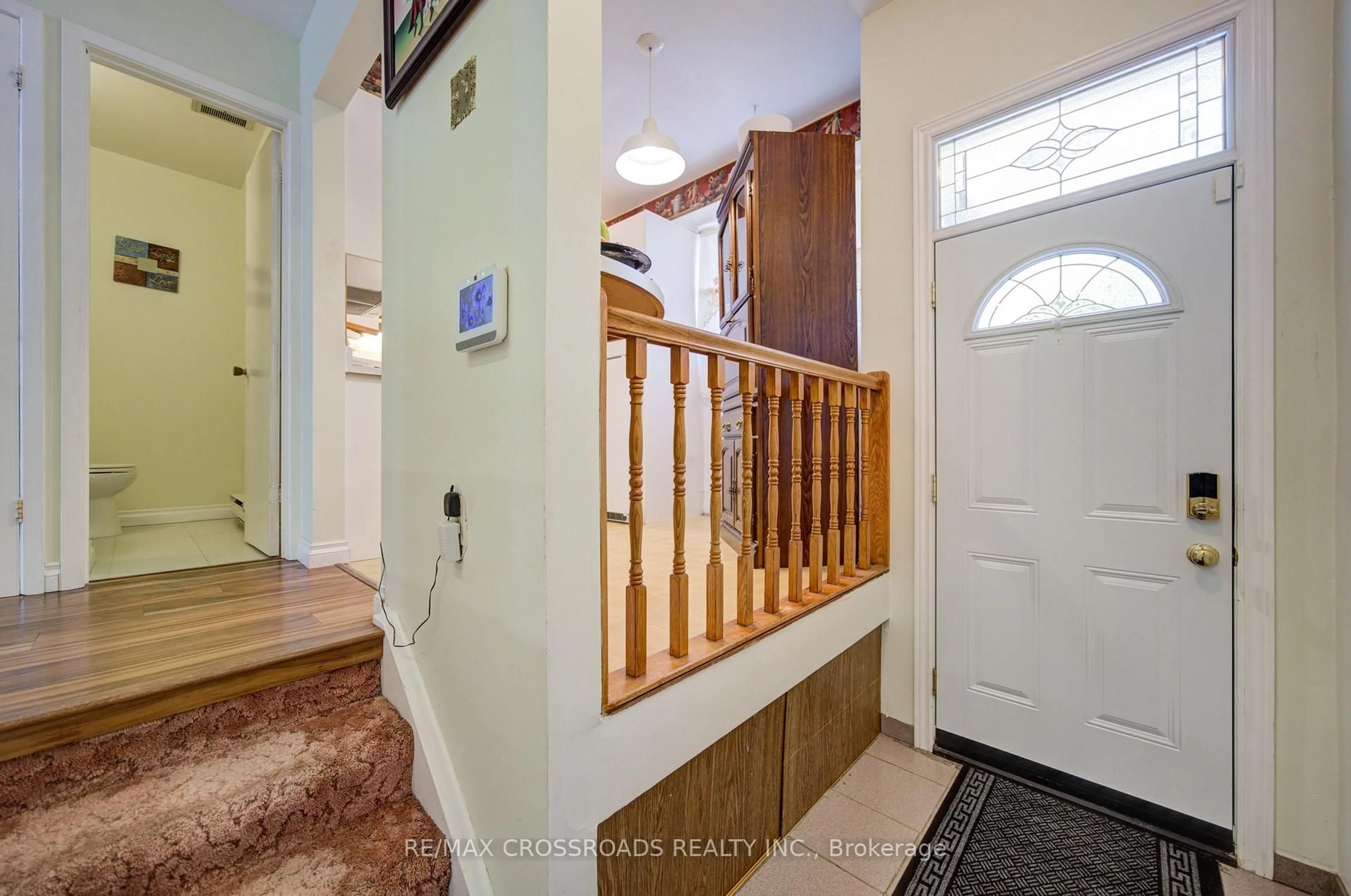 Indoor entryway for 1915 Denmar Rd #153, Pickering Ontario L1V 3E1
