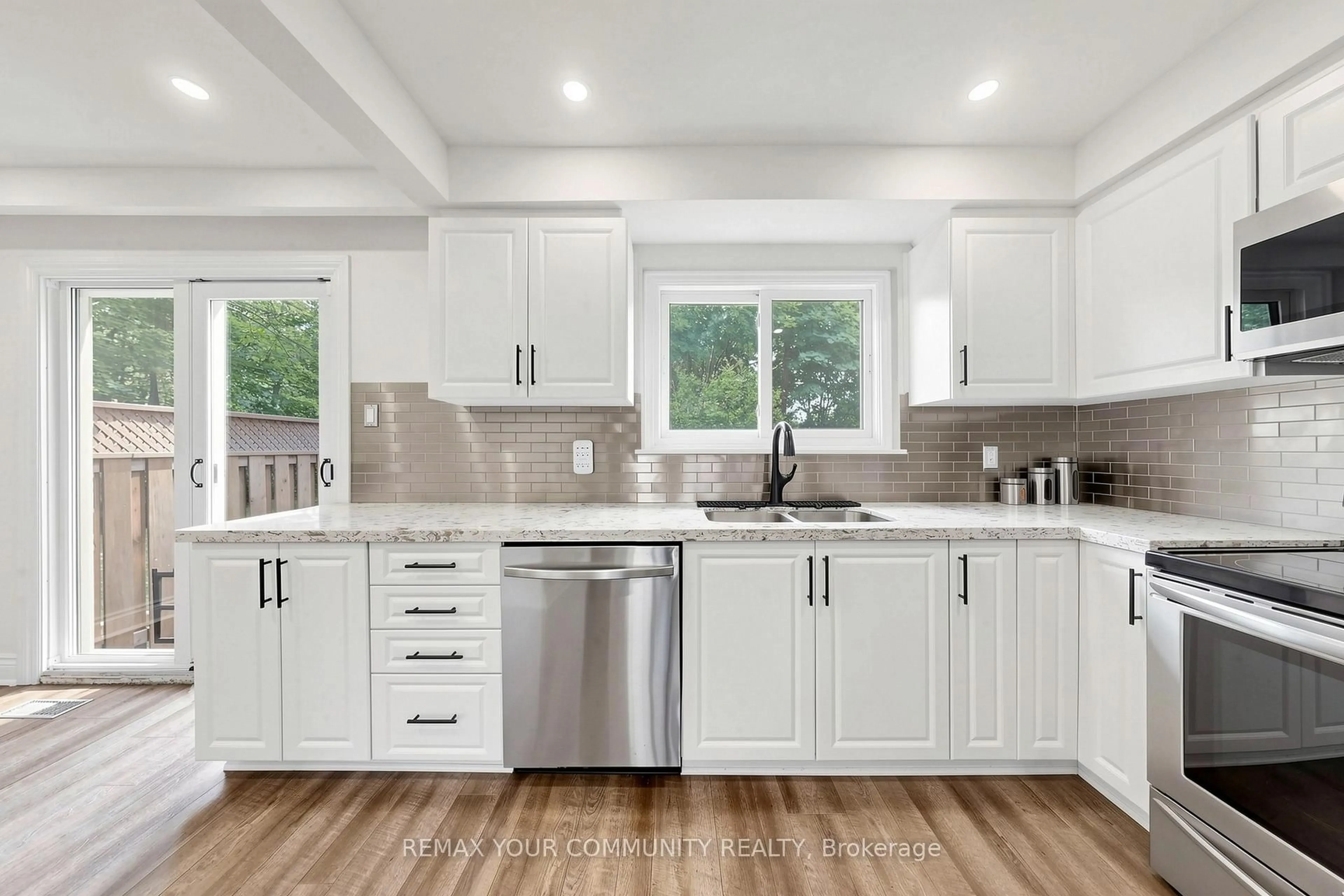 Open concept kitchen, unknown for 79 Willow Lane #79, Ajax Ontario L1S 6E7