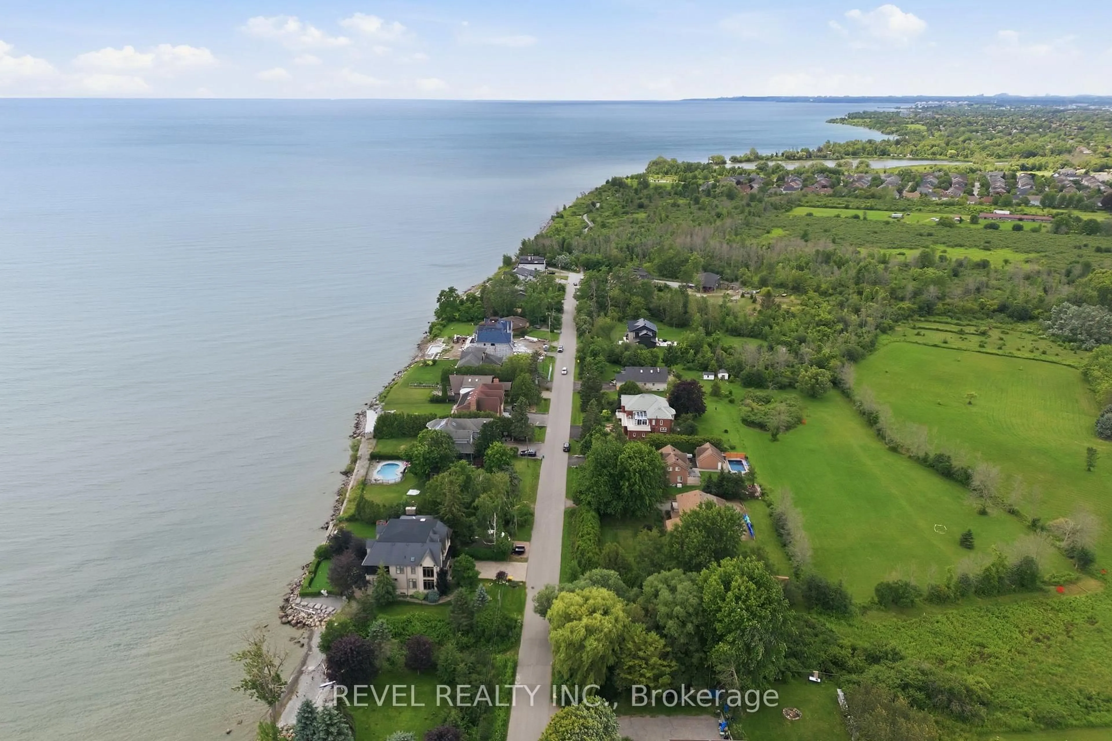 A pic from outside/outdoor area/front of a property/back of a property/a pic from drone, water/lake/river/ocean view for 17 Ontoro Blvd, Ajax Ontario L1Z 1X6