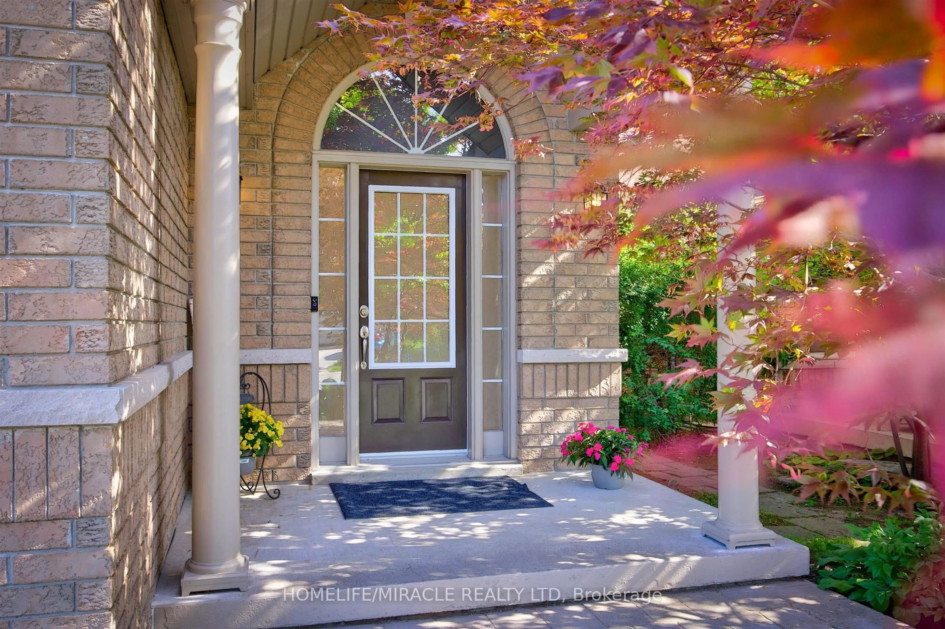 Unknown for 93 Scepter Pl, Whitby Ontario L1R 3A8