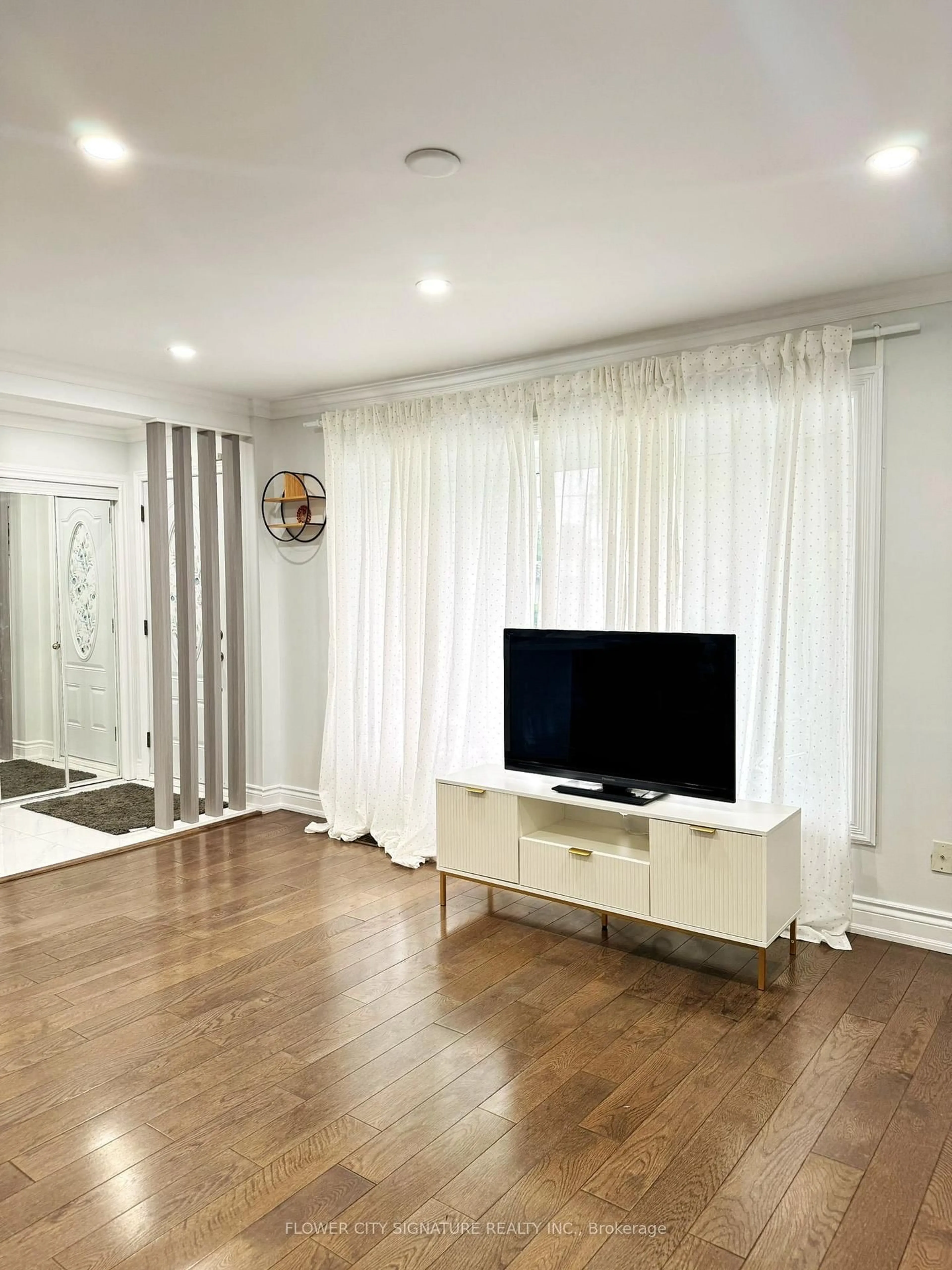 A pic of a room for 753 Scarborough Golf Club Rd, Toronto Ontario M1G 1H9