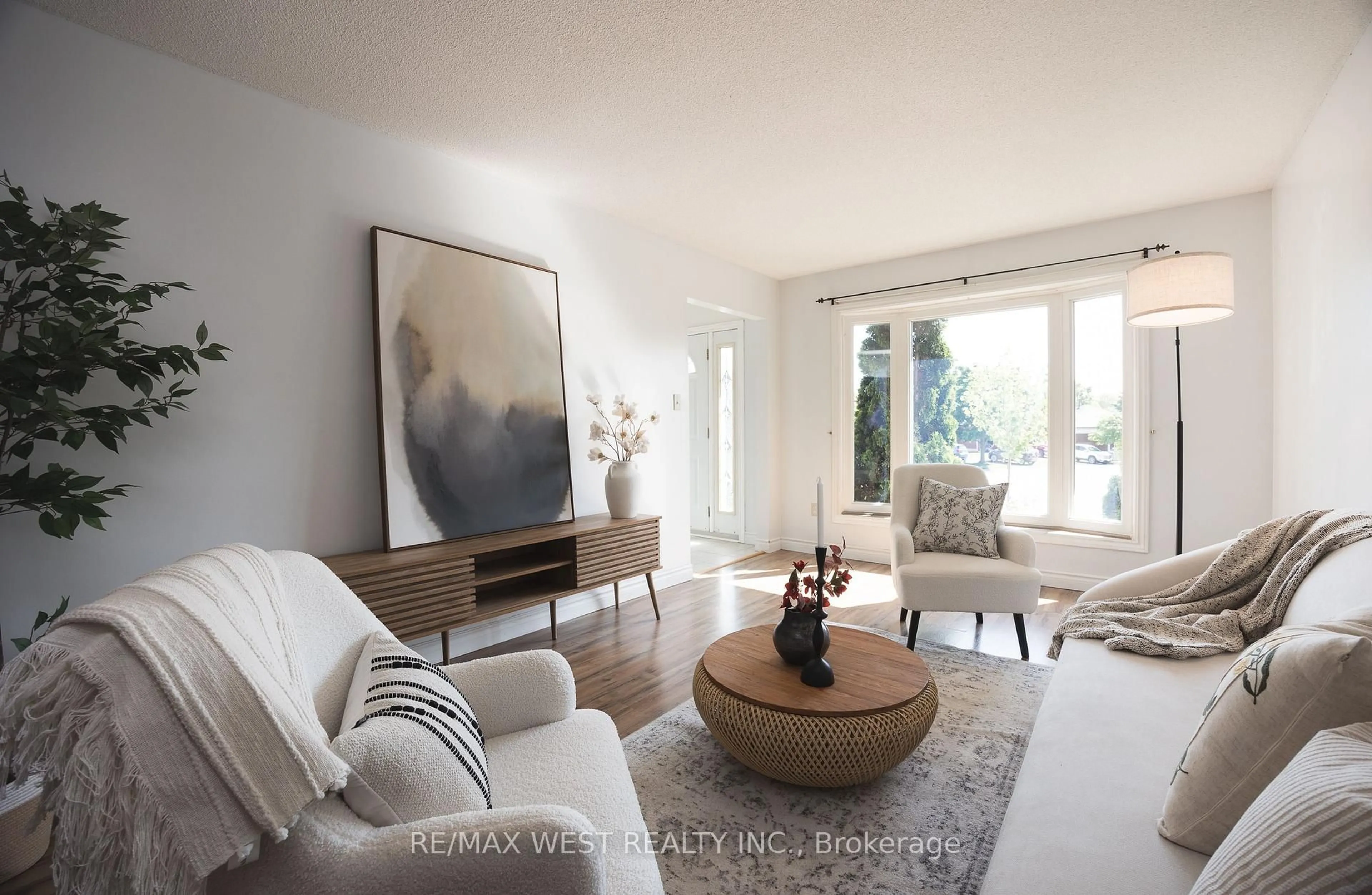Living room with furniture, unknown for 14 Souch Crt, Clarington Ontario L1C 4G3