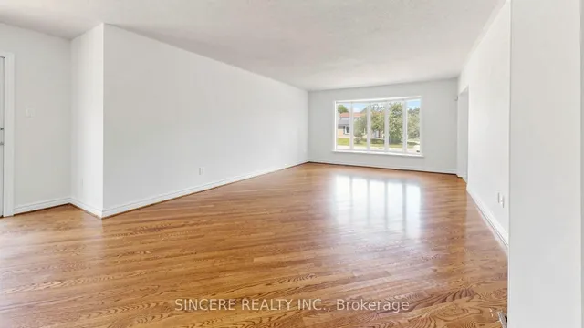 5 Glendower Crct, Toronto 5