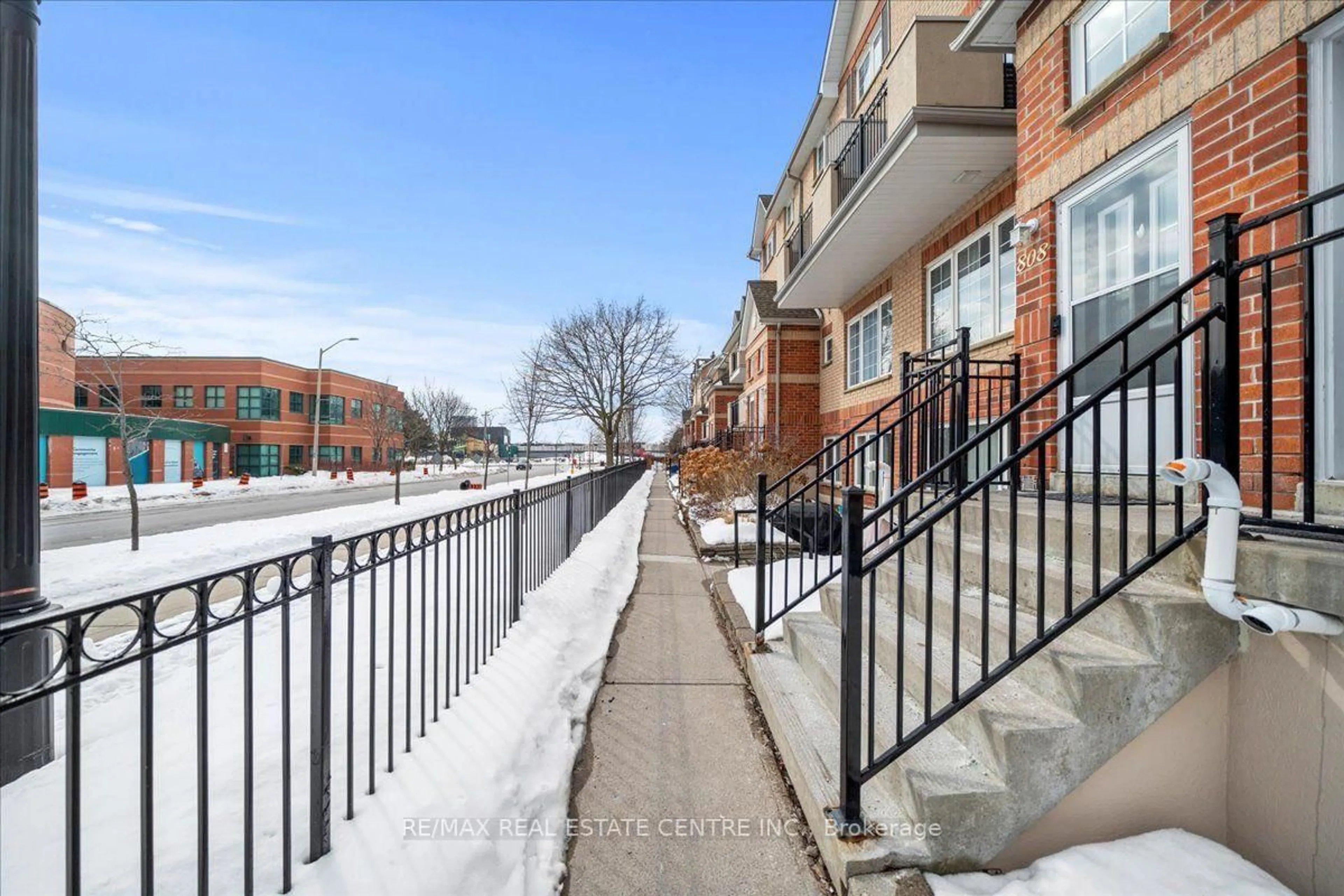 Patio, street for 1400 The Esplanade #808, Pickering Ontario L1V 6V2